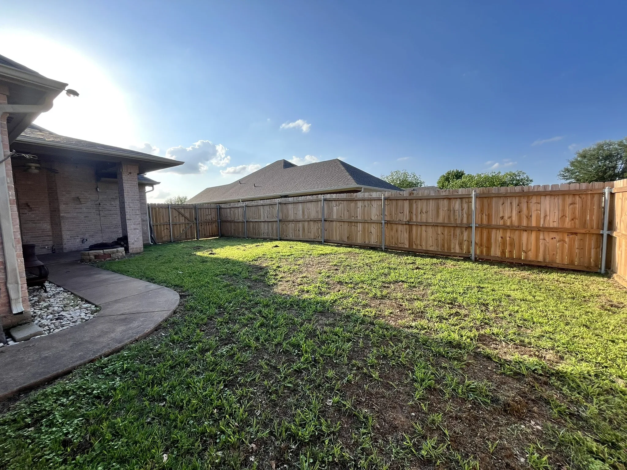 Single Family Residence For Sale in Ellis County , 2700 Boyd Street, Ennis, Texas 75119, 4 Bedroom, 4 Bathroom, 2 Garage spaces, 2,276 Sqft, built in 1998, Preowned, mls#21242469, Real Estate Agent in Ennis, Homes For Sale in Ellis county, Homes For Sale in Ennis, Realtor in Ennis Texas, Real Estate Brokerage Independent Realty Texas, Luminita Cordes Realtor