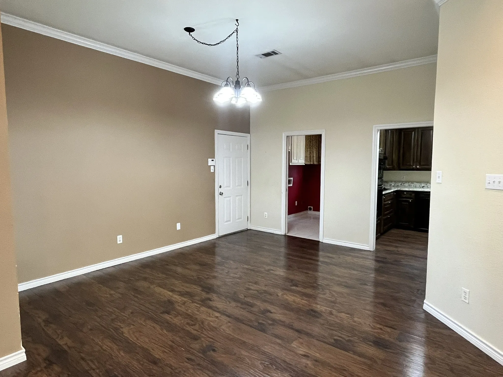 Single Family Residence For Sale in Ellis County , 2700 Boyd Street, Ennis, Texas 75119, 4 Bedroom, 4 Bathroom, 2 Garage spaces, 2,276 Sqft, built in 1998, Preowned, mls#21242469, Real Estate Agent in Ennis, Homes For Sale in Ellis county, Homes For Sale in Ennis, Realtor in Ennis Texas, Real Estate Brokerage Independent Realty Texas, Luminita Cordes Realtor