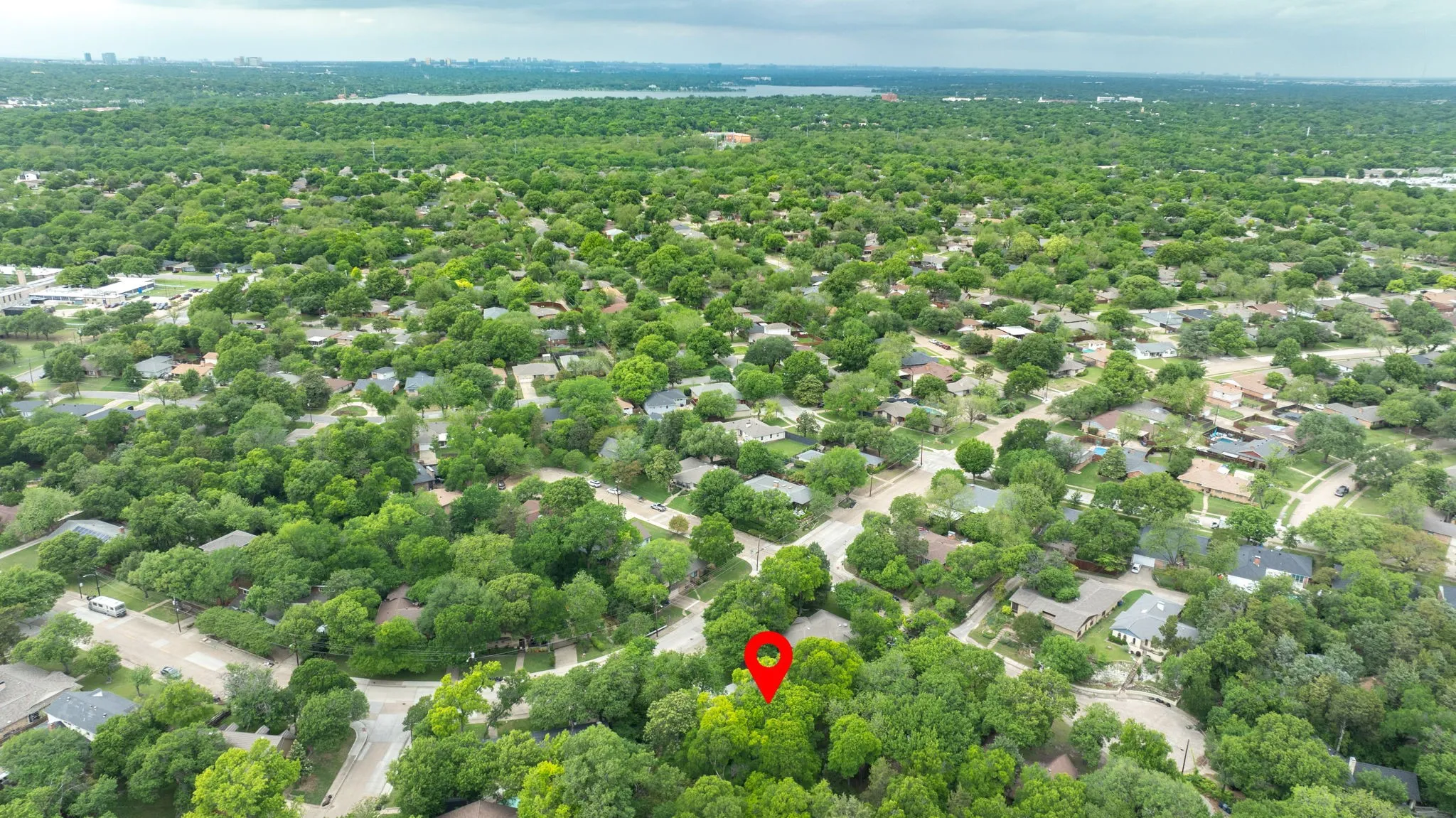 Single Family Residence For Sale in Dallas County , 8226 Hunnicut Road, Dallas, Texas 75228, 3 Bedroom, 3 Bathroom, 2 Garage spaces, 2,118 Sqft, built in 1967, mls#21242298, Real Estate Agent in Dallas, Homes For Sale in Dallas county, Homes For Sale in Dallas, Realtor in Dallas Texas, Real Estate Brokerage Independent Realty Texas, Luminita Cordes Realtor