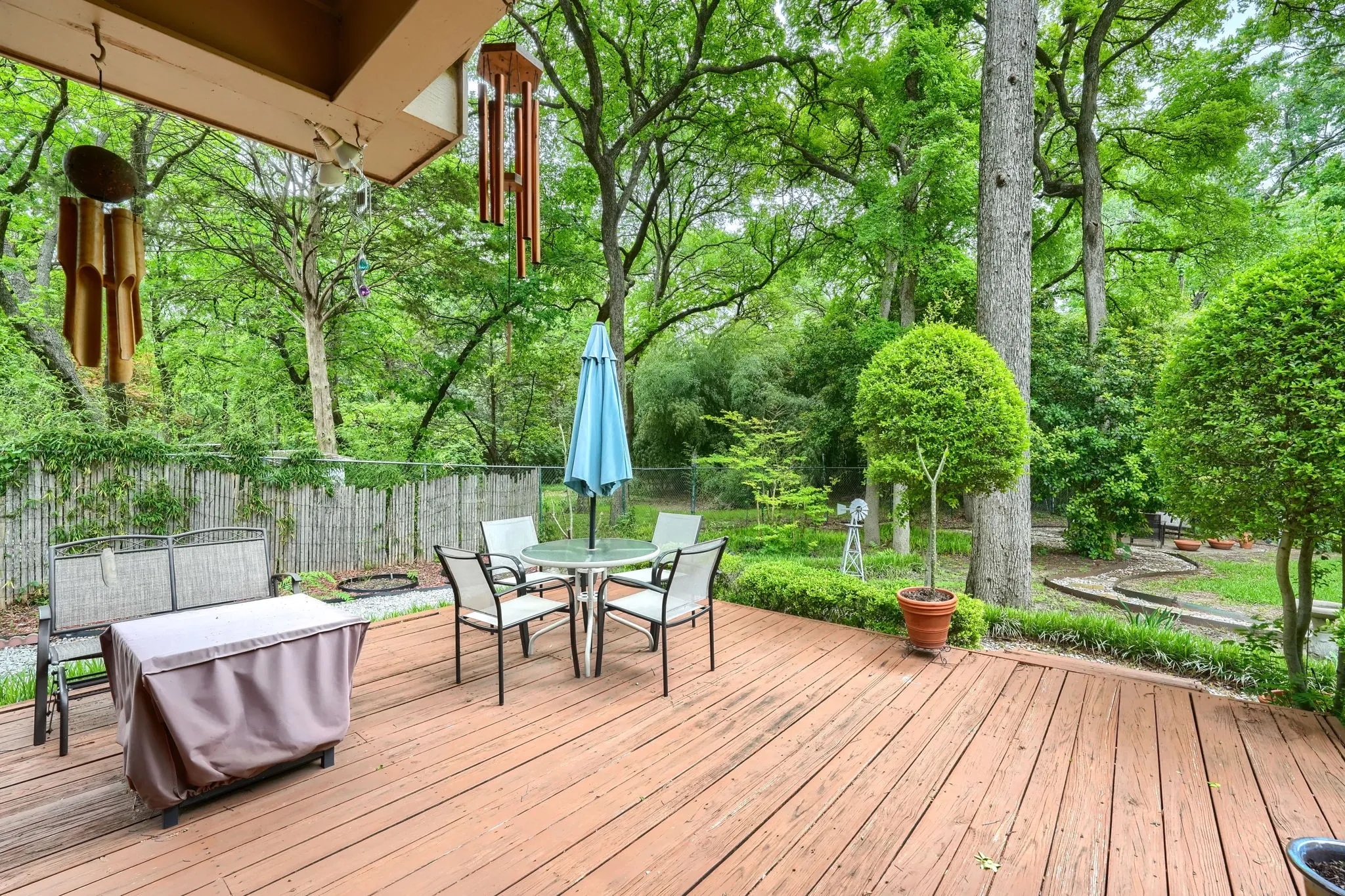 Single Family Residence For Sale in Dallas County , 8226 Hunnicut Road, Dallas, Texas 75228, 3 Bedroom, 3 Bathroom, 2 Garage spaces, 2,118 Sqft, built in 1967, mls#21242298, Real Estate Agent in Dallas, Homes For Sale in Dallas county, Homes For Sale in Dallas, Realtor in Dallas Texas, Real Estate Brokerage Independent Realty Texas, Luminita Cordes Realtor