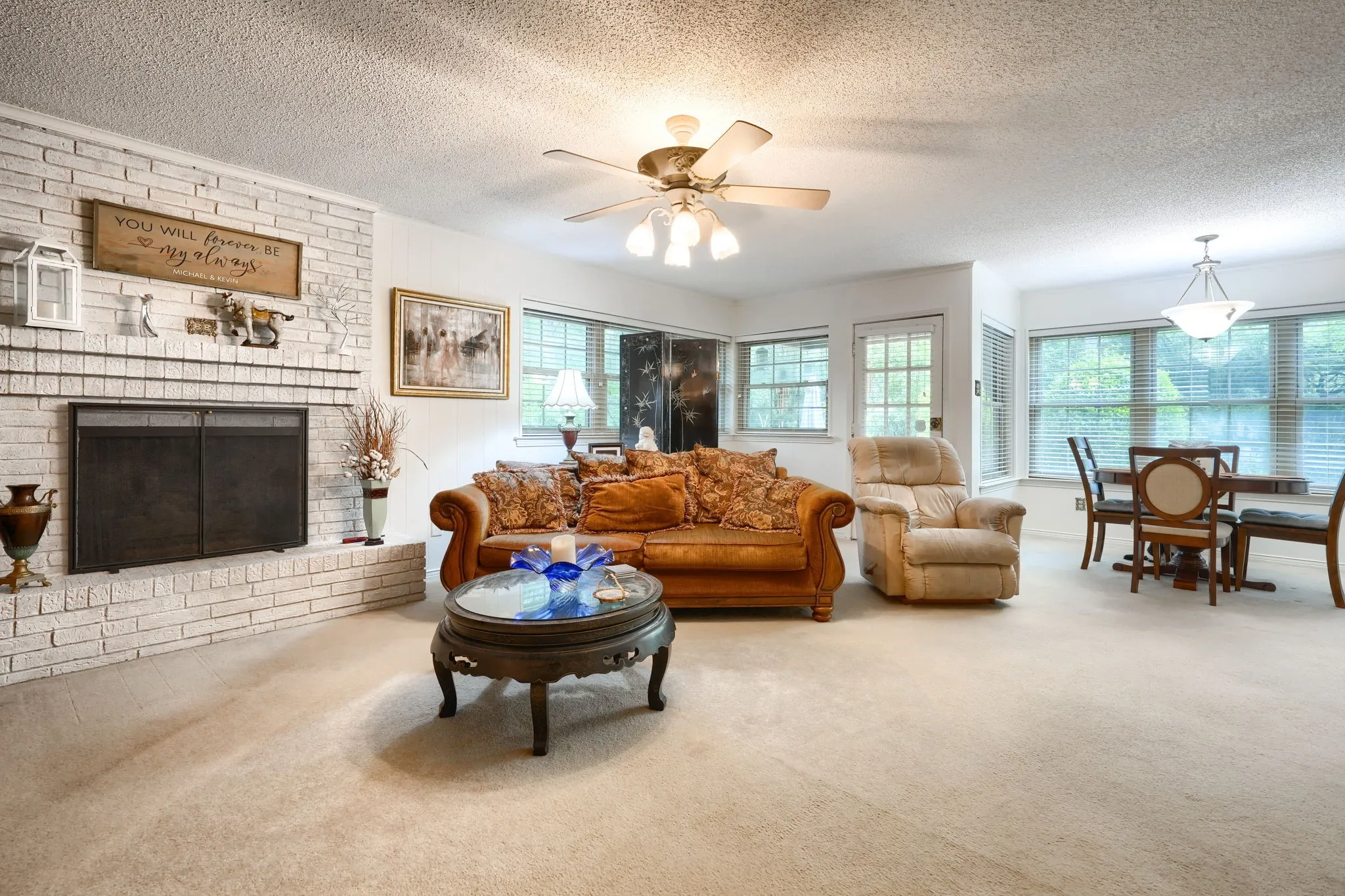 Single Family Residence For Sale in Dallas County , 8226 Hunnicut Road, Dallas, Texas 75228, 3 Bedroom, 3 Bathroom, 2 Garage spaces, 2,118 Sqft, built in 1967, mls#21242298, Real Estate Agent in Dallas, Homes For Sale in Dallas county, Homes For Sale in Dallas, Realtor in Dallas Texas, Real Estate Brokerage Independent Realty Texas, Luminita Cordes Realtor