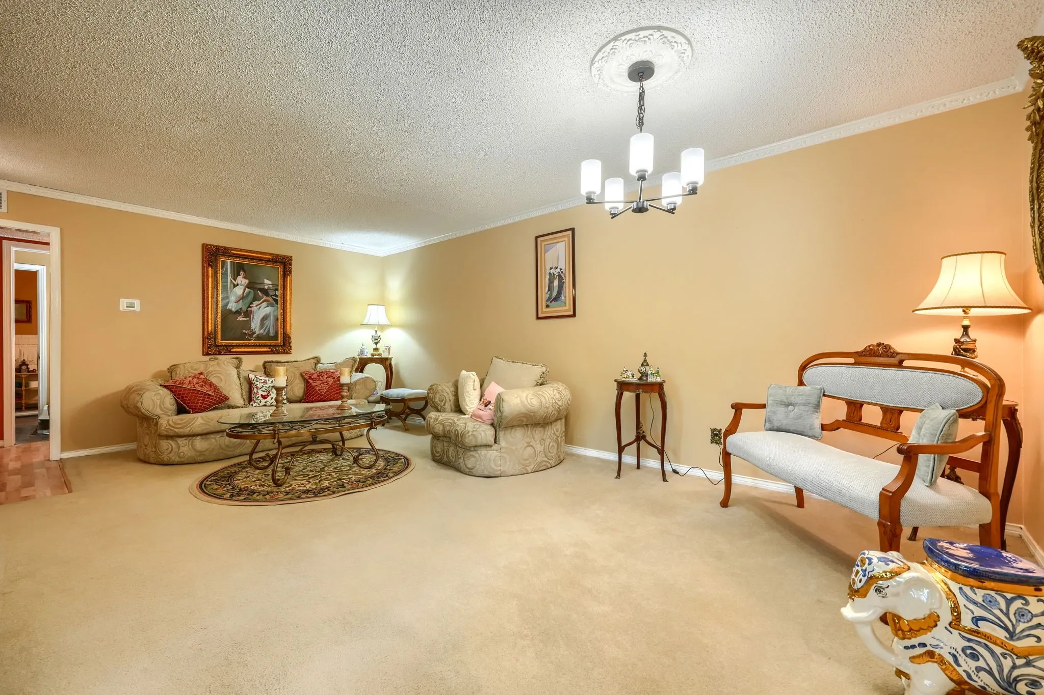 Single Family Residence For Sale in Dallas County , 8226 Hunnicut Road, Dallas, Texas 75228, 3 Bedroom, 3 Bathroom, 2 Garage spaces, 2,118 Sqft, built in 1967, mls#21242298, Real Estate Agent in Dallas, Homes For Sale in Dallas county, Homes For Sale in Dallas, Realtor in Dallas Texas, Real Estate Brokerage Independent Realty Texas, Luminita Cordes Realtor