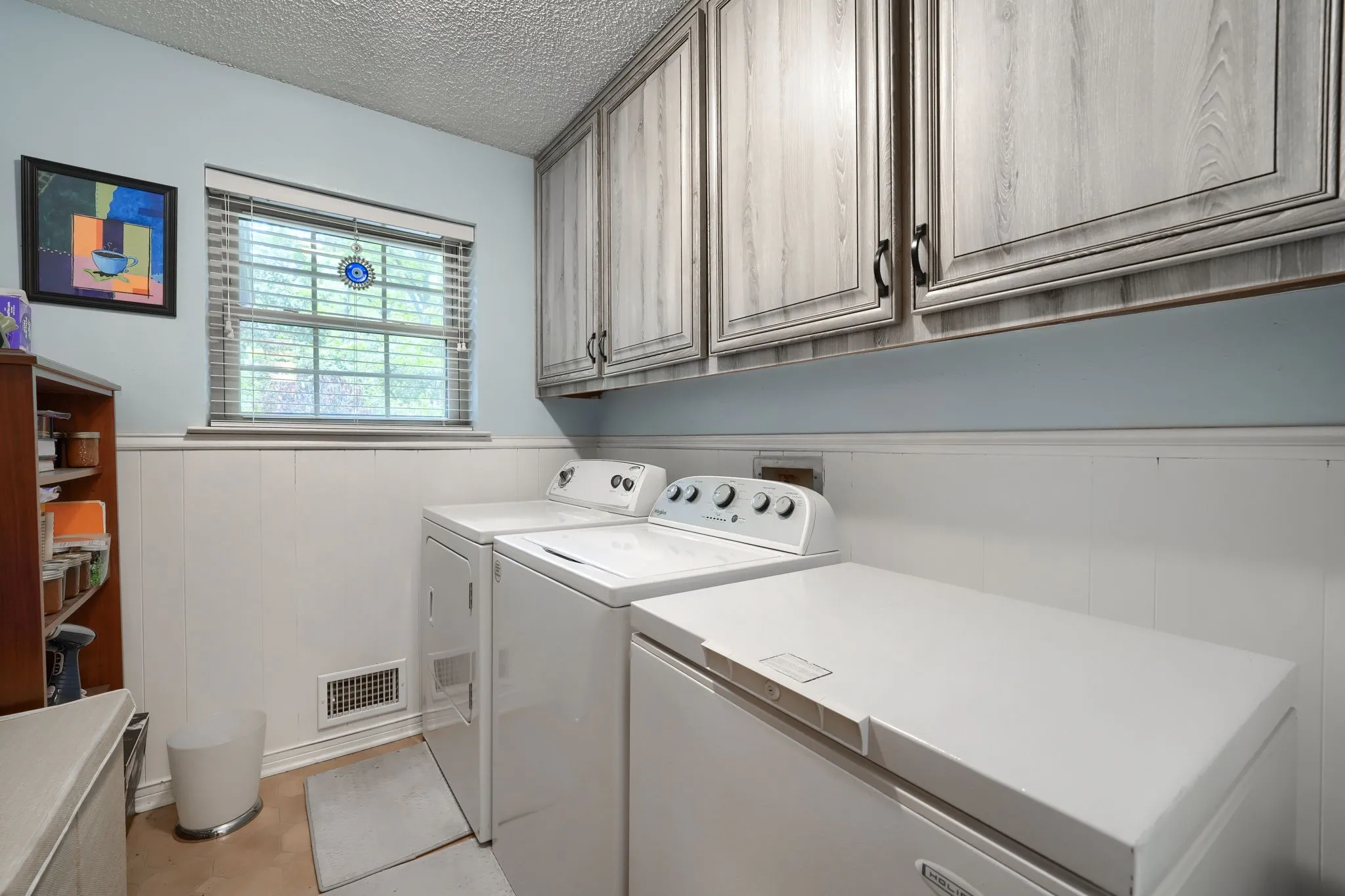 Single Family Residence For Sale in Dallas County , 8226 Hunnicut Road, Dallas, Texas 75228, 3 Bedroom, 3 Bathroom, 2 Garage spaces, 2,118 Sqft, built in 1967, mls#21242298, Real Estate Agent in Dallas, Homes For Sale in Dallas county, Homes For Sale in Dallas, Realtor in Dallas Texas, Real Estate Brokerage Independent Realty Texas, Luminita Cordes Realtor