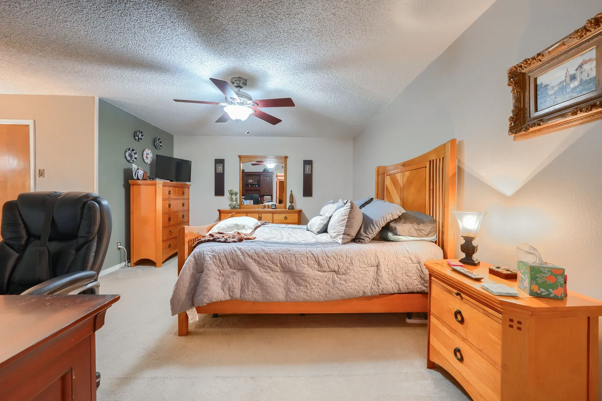 Single Family Residence For Sale in Dallas County , 8226 Hunnicut Road, Dallas, Texas 75228, 3 Bedroom, 3 Bathroom, 2 Garage spaces, 2,118 Sqft, built in 1967, mls#21242298, Real Estate Agent in Dallas, Homes For Sale in Dallas county, Homes For Sale in Dallas, Realtor in Dallas Texas, Real Estate Brokerage Independent Realty Texas, Luminita Cordes Realtor