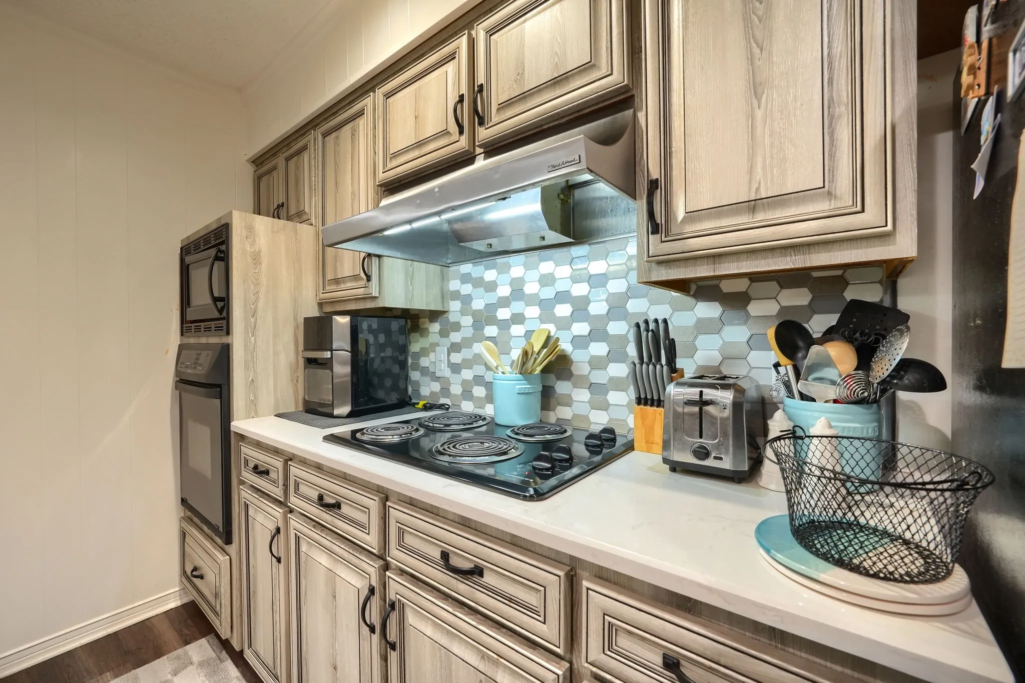 Single Family Residence For Sale in Dallas County , 8226 Hunnicut Road, Dallas, Texas 75228, 3 Bedroom, 3 Bathroom, 2 Garage spaces, 2,118 Sqft, built in 1967, mls#21242298, Real Estate Agent in Dallas, Homes For Sale in Dallas county, Homes For Sale in Dallas, Realtor in Dallas Texas, Real Estate Brokerage Independent Realty Texas, Luminita Cordes Realtor