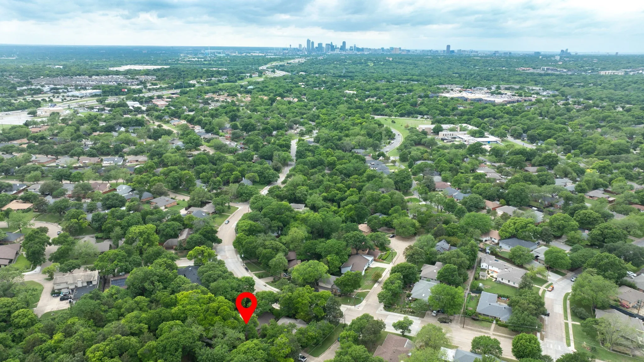 Single Family Residence For Sale in Dallas County , 8226 Hunnicut Road, Dallas, Texas 75228, 3 Bedroom, 3 Bathroom, 2 Garage spaces, 2,118 Sqft, built in 1967, mls#21242298, Real Estate Agent in Dallas, Homes For Sale in Dallas county, Homes For Sale in Dallas, Realtor in Dallas Texas, Real Estate Brokerage Independent Realty Texas, Luminita Cordes Realtor