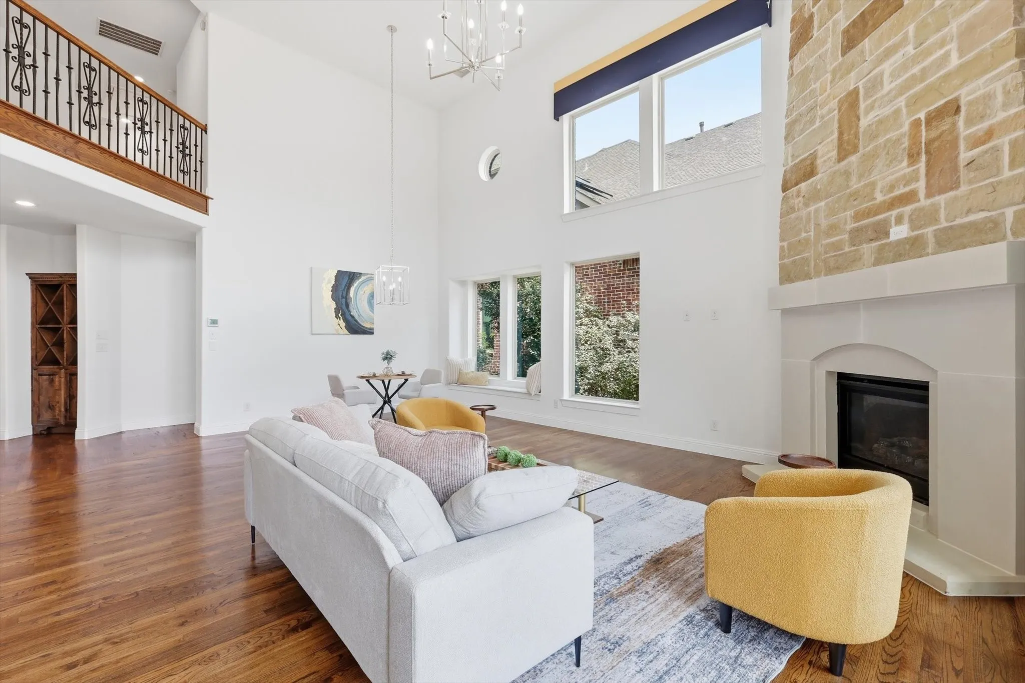 Single Family Residence For Sale in Denton County , 14104 Signal Hill Drive, Little Elm, Texas 75068, 5 Bedroom, 4 Bathroom, 2 Garage spaces, 4,232 Sqft, built in 2014, Preowned, mls#21241036, Real Estate Agent in Little Elm, Homes For Sale in Denton county, Homes For Sale in Little Elm, Realtor in Little Elm Texas, Real Estate Brokerage Independent Realty Texas, Luminita Cordes Realtor