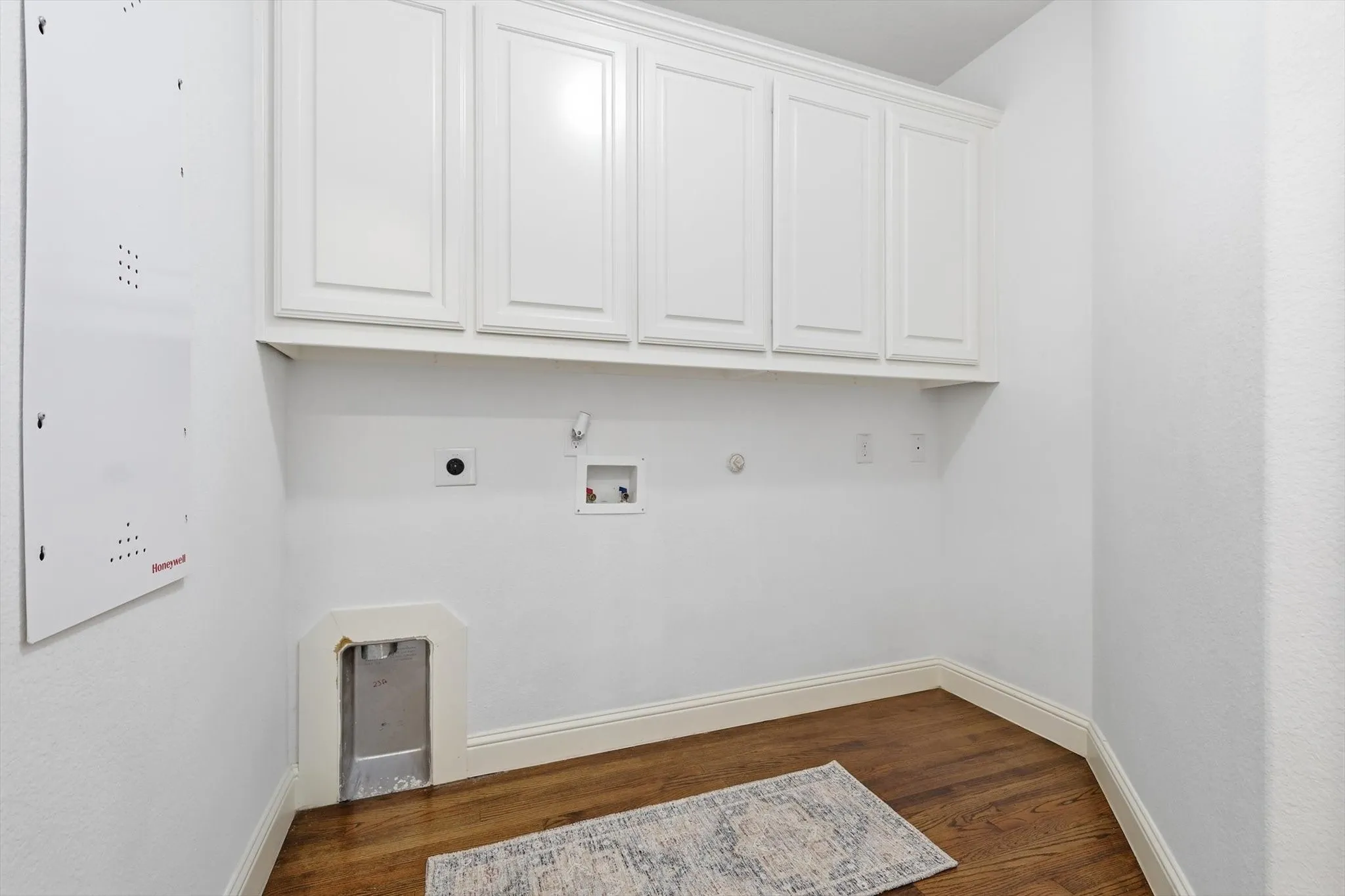 Single Family Residence For Sale in Denton County , 14104 Signal Hill Drive, Little Elm, Texas 75068, 5 Bedroom, 4 Bathroom, 2 Garage spaces, 4,232 Sqft, built in 2014, Preowned, mls#21241036, Real Estate Agent in Little Elm, Homes For Sale in Denton county, Homes For Sale in Little Elm, Realtor in Little Elm Texas, Real Estate Brokerage Independent Realty Texas, Luminita Cordes Realtor