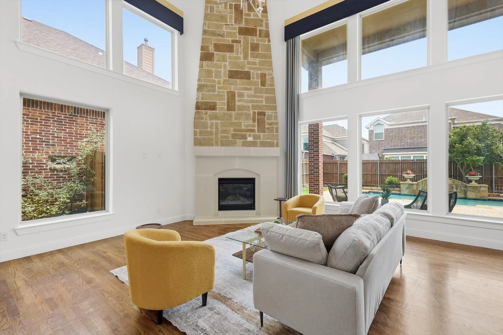 Single Family Residence For Sale in Denton County , 14104 Signal Hill Drive, Little Elm, Texas 75068, 5 Bedroom, 4 Bathroom, 2 Garage spaces, 4,232 Sqft, built in 2014, Preowned, mls#21241036, Real Estate Agent in Little Elm, Homes For Sale in Denton county, Homes For Sale in Little Elm, Realtor in Little Elm Texas, Real Estate Brokerage Independent Realty Texas, Luminita Cordes Realtor
