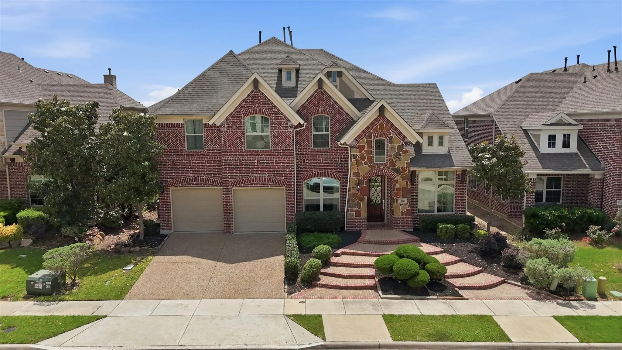 Single Family Residence For Sale in Denton County , 14104 Signal Hill Drive, Little Elm, Texas 75068, 5 Bedroom, 4 Bathroom, 2 Garage spaces, 4,232 Sqft, built in 2014, Preowned, mls#21241036, Real Estate Agent in Little Elm, Homes For Sale in Denton county, Homes For Sale in Little Elm, Realtor in Little Elm Texas, Real Estate Brokerage Independent Realty Texas, Luminita Cordes Realtor