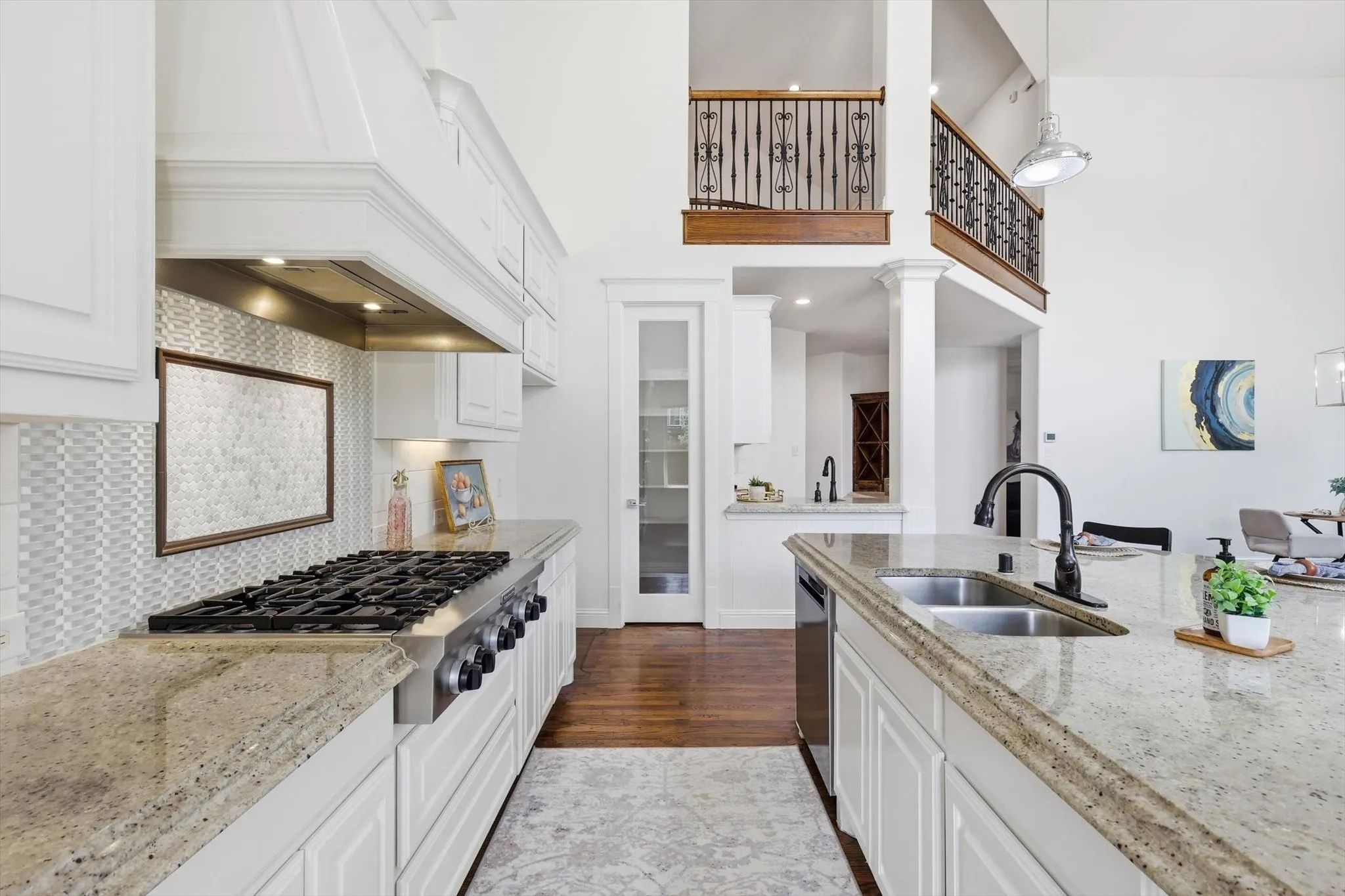 Single Family Residence For Sale in Denton County , 14104 Signal Hill Drive, Little Elm, Texas 75068, 5 Bedroom, 4 Bathroom, 2 Garage spaces, 4,232 Sqft, built in 2014, Preowned, mls#21241036, Real Estate Agent in Little Elm, Homes For Sale in Denton county, Homes For Sale in Little Elm, Realtor in Little Elm Texas, Real Estate Brokerage Independent Realty Texas, Luminita Cordes Realtor