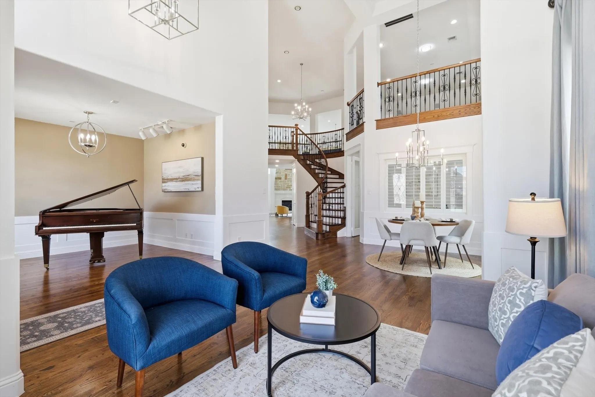 Single Family Residence For Sale in Denton County , 14104 Signal Hill Drive, Little Elm, Texas 75068, 5 Bedroom, 4 Bathroom, 2 Garage spaces, 4,232 Sqft, built in 2014, Preowned, mls#21241036, Real Estate Agent in Little Elm, Homes For Sale in Denton county, Homes For Sale in Little Elm, Realtor in Little Elm Texas, Real Estate Brokerage Independent Realty Texas, Luminita Cordes Realtor