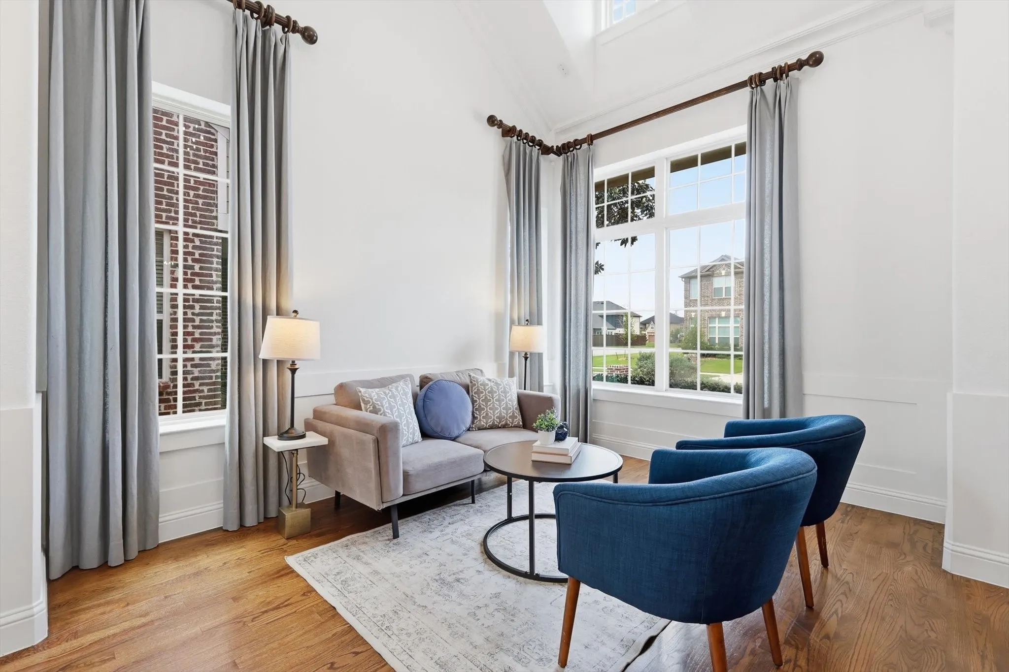 Single Family Residence For Sale in Denton County , 14104 Signal Hill Drive, Little Elm, Texas 75068, 5 Bedroom, 4 Bathroom, 2 Garage spaces, 4,232 Sqft, built in 2014, Preowned, mls#21241036, Real Estate Agent in Little Elm, Homes For Sale in Denton county, Homes For Sale in Little Elm, Realtor in Little Elm Texas, Real Estate Brokerage Independent Realty Texas, Luminita Cordes Realtor
