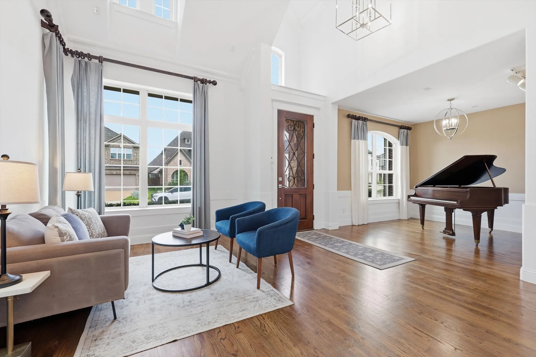 Single Family Residence For Sale in Denton County , 14104 Signal Hill Drive, Little Elm, Texas 75068, 5 Bedroom, 4 Bathroom, 2 Garage spaces, 4,232 Sqft, built in 2014, Preowned, mls#21241036, Real Estate Agent in Little Elm, Homes For Sale in Denton county, Homes For Sale in Little Elm, Realtor in Little Elm Texas, Real Estate Brokerage Independent Realty Texas, Luminita Cordes Realtor