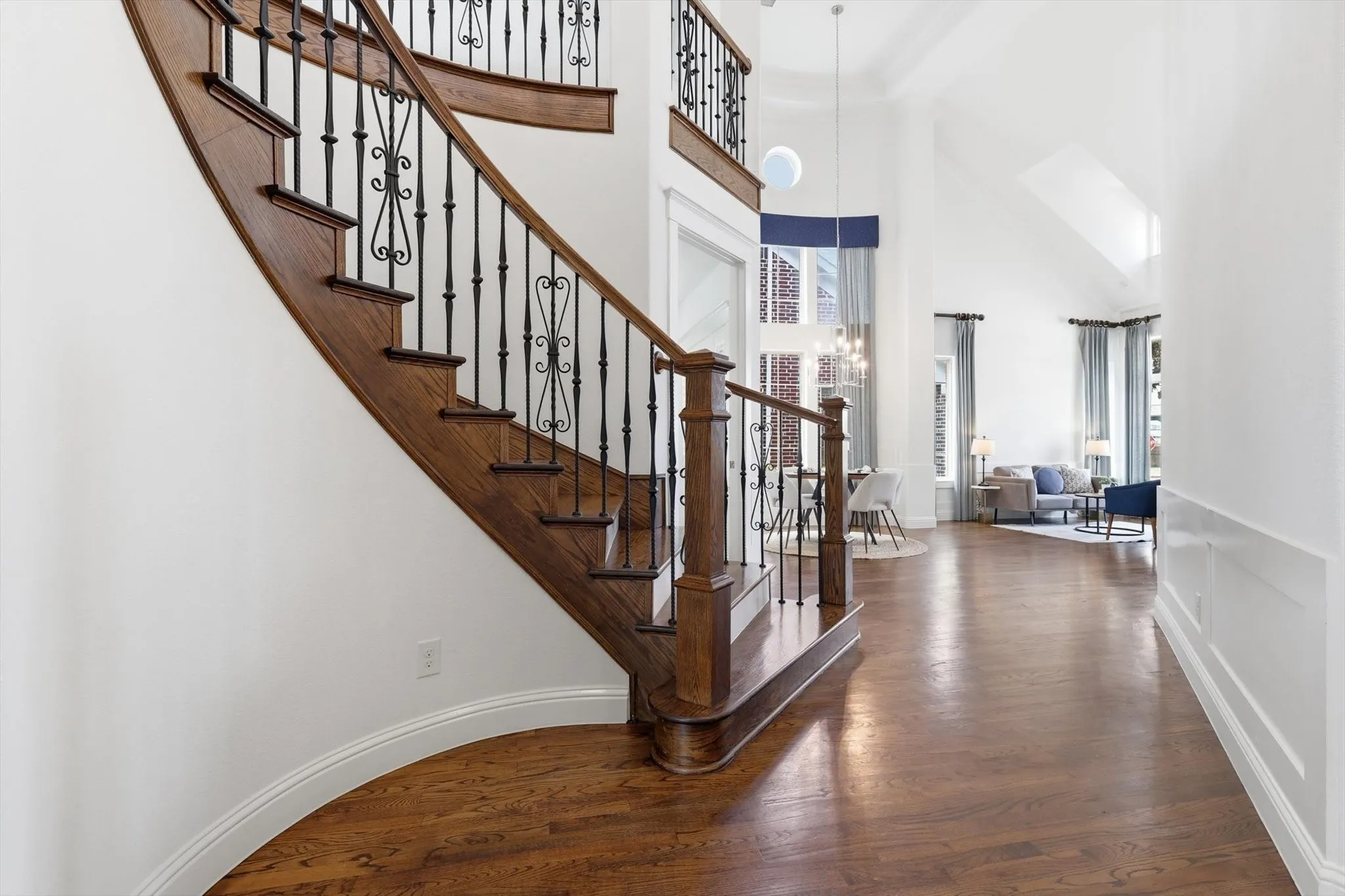 Single Family Residence For Sale in Denton County , 14104 Signal Hill Drive, Little Elm, Texas 75068, 5 Bedroom, 4 Bathroom, 2 Garage spaces, 4,232 Sqft, built in 2014, Preowned, mls#21241036, Real Estate Agent in Little Elm, Homes For Sale in Denton county, Homes For Sale in Little Elm, Realtor in Little Elm Texas, Real Estate Brokerage Independent Realty Texas, Luminita Cordes Realtor
