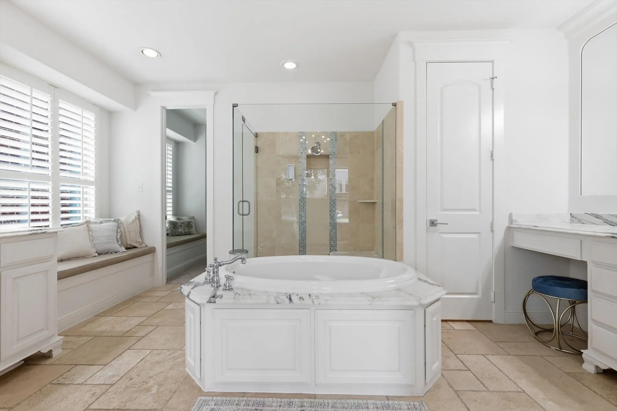 Single Family Residence For Sale in Denton County , 14104 Signal Hill Drive, Little Elm, Texas 75068, 5 Bedroom, 4 Bathroom, 2 Garage spaces, 4,232 Sqft, built in 2014, Preowned, mls#21241036, Real Estate Agent in Little Elm, Homes For Sale in Denton county, Homes For Sale in Little Elm, Realtor in Little Elm Texas, Real Estate Brokerage Independent Realty Texas, Luminita Cordes Realtor