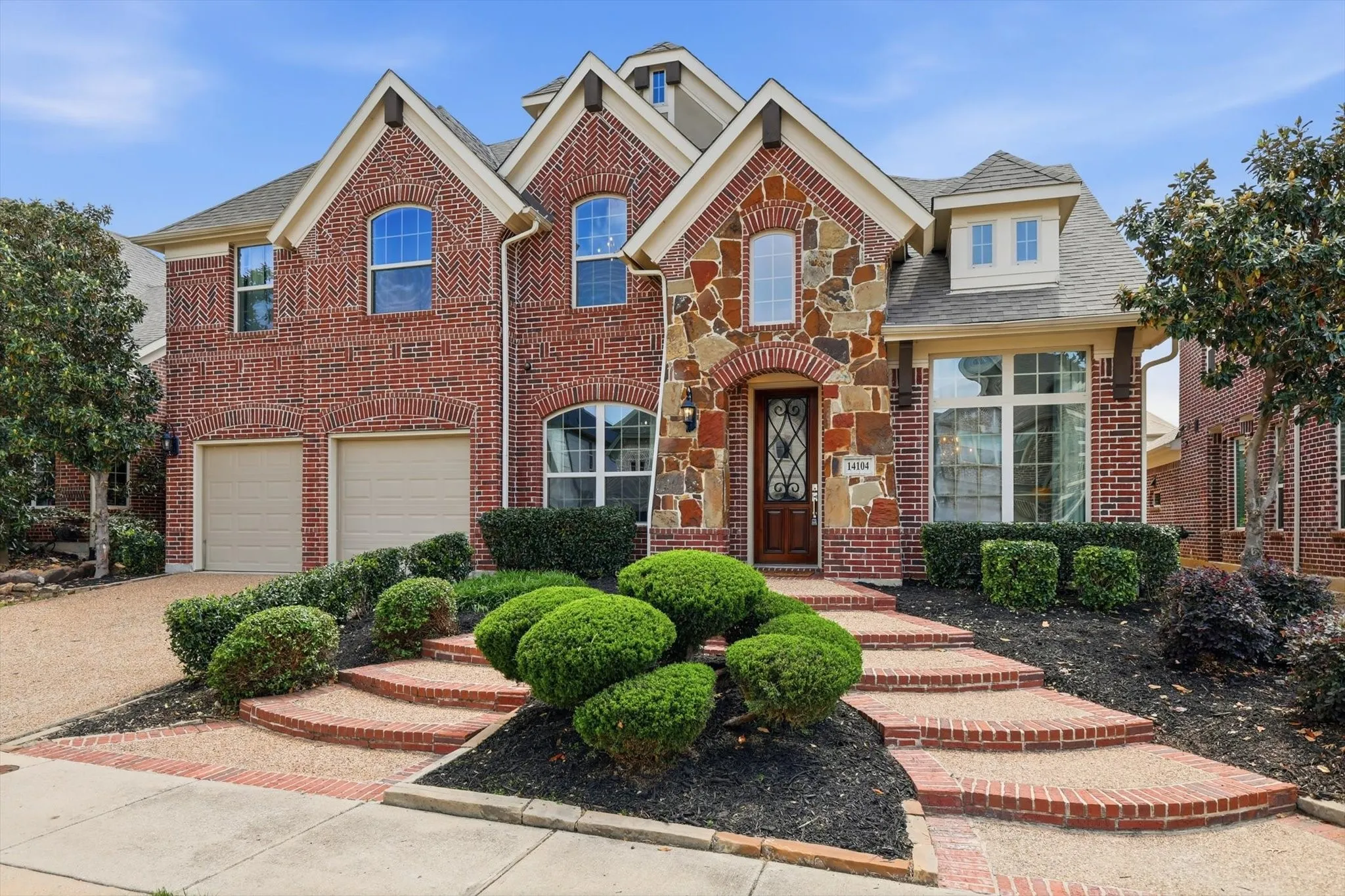 Single Family Residence For Sale in Denton County , 14104 Signal Hill Drive, Little Elm, Texas 75068, 5 Bedroom, 4 Bathroom, 2 Garage spaces, 4,232 Sqft, built in 2014, Preowned, mls#21241036, Real Estate Agent in Little Elm, Homes For Sale in Denton county, Homes For Sale in Little Elm, Realtor in Little Elm Texas, Real Estate Brokerage Independent Realty Texas, Luminita Cordes Realtor