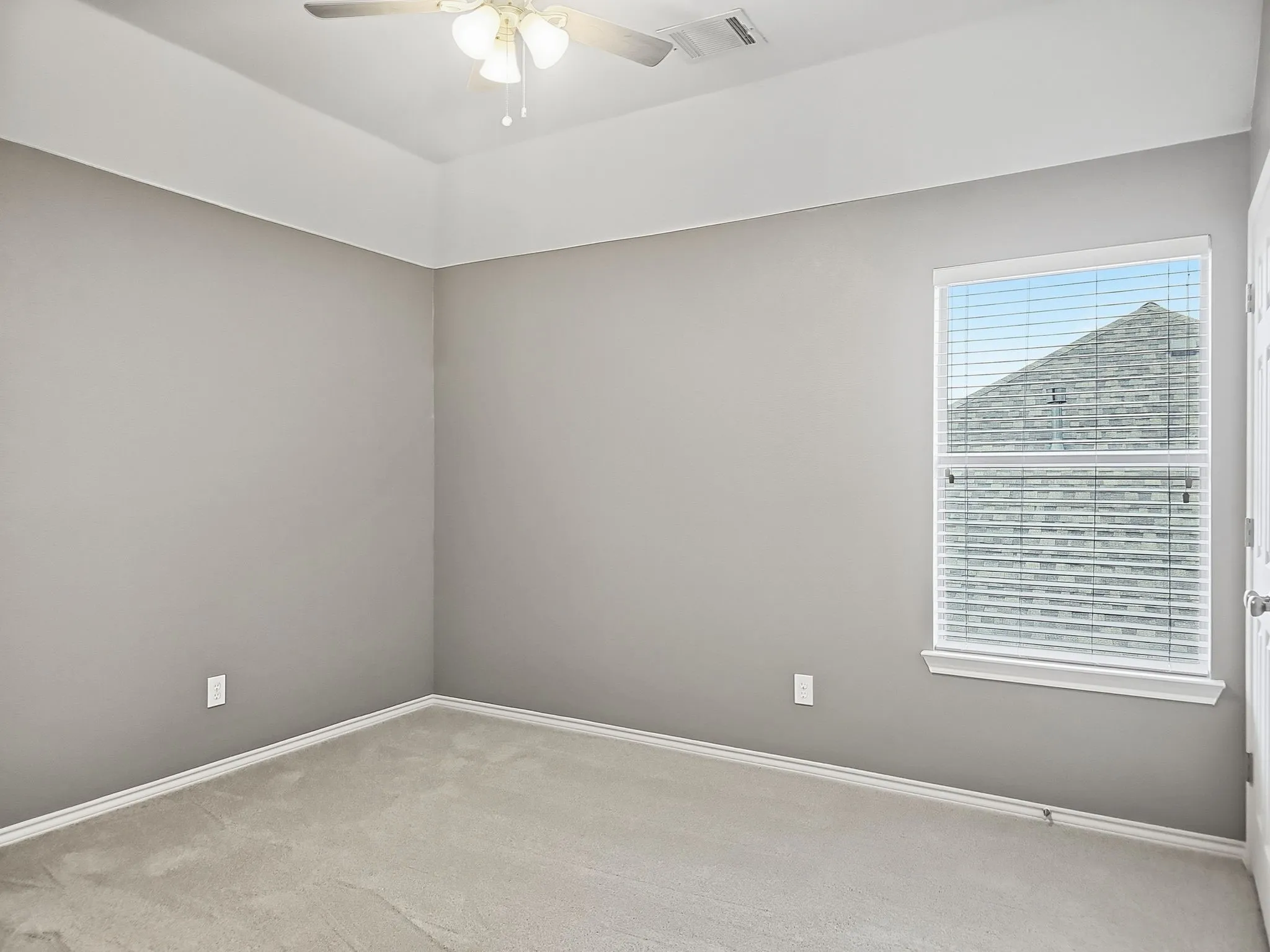 Single Family Residence For Sale in Collin County , 3000 Margot Court, Wylie, Texas 75098, 4 Bedroom, 3 Bathroom, 2 Garage spaces, 2,721 Sqft, built in 2003, Preowned, mls#21208453, Real Estate Agent in Wylie, Homes For Sale in Collin county, Homes For Sale in Wylie, Realtor in Wylie Texas, Real Estate Brokerage Independent Realty Texas, Luminita Cordes Realtor