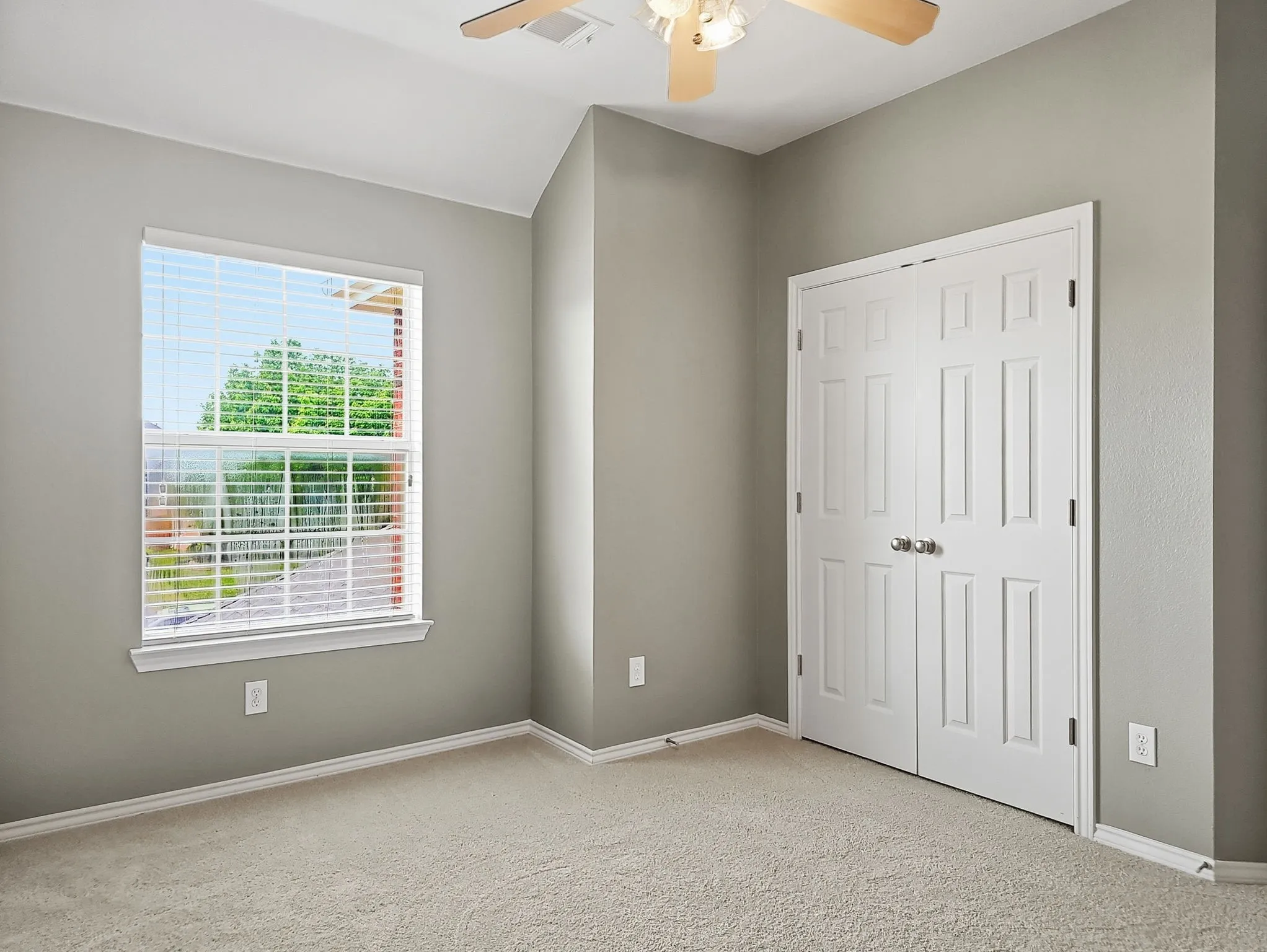 Single Family Residence For Sale in Collin County , 3000 Margot Court, Wylie, Texas 75098, 4 Bedroom, 3 Bathroom, 2 Garage spaces, 2,721 Sqft, built in 2003, Preowned, mls#21208453, Real Estate Agent in Wylie, Homes For Sale in Collin county, Homes For Sale in Wylie, Realtor in Wylie Texas, Real Estate Brokerage Independent Realty Texas, Luminita Cordes Realtor