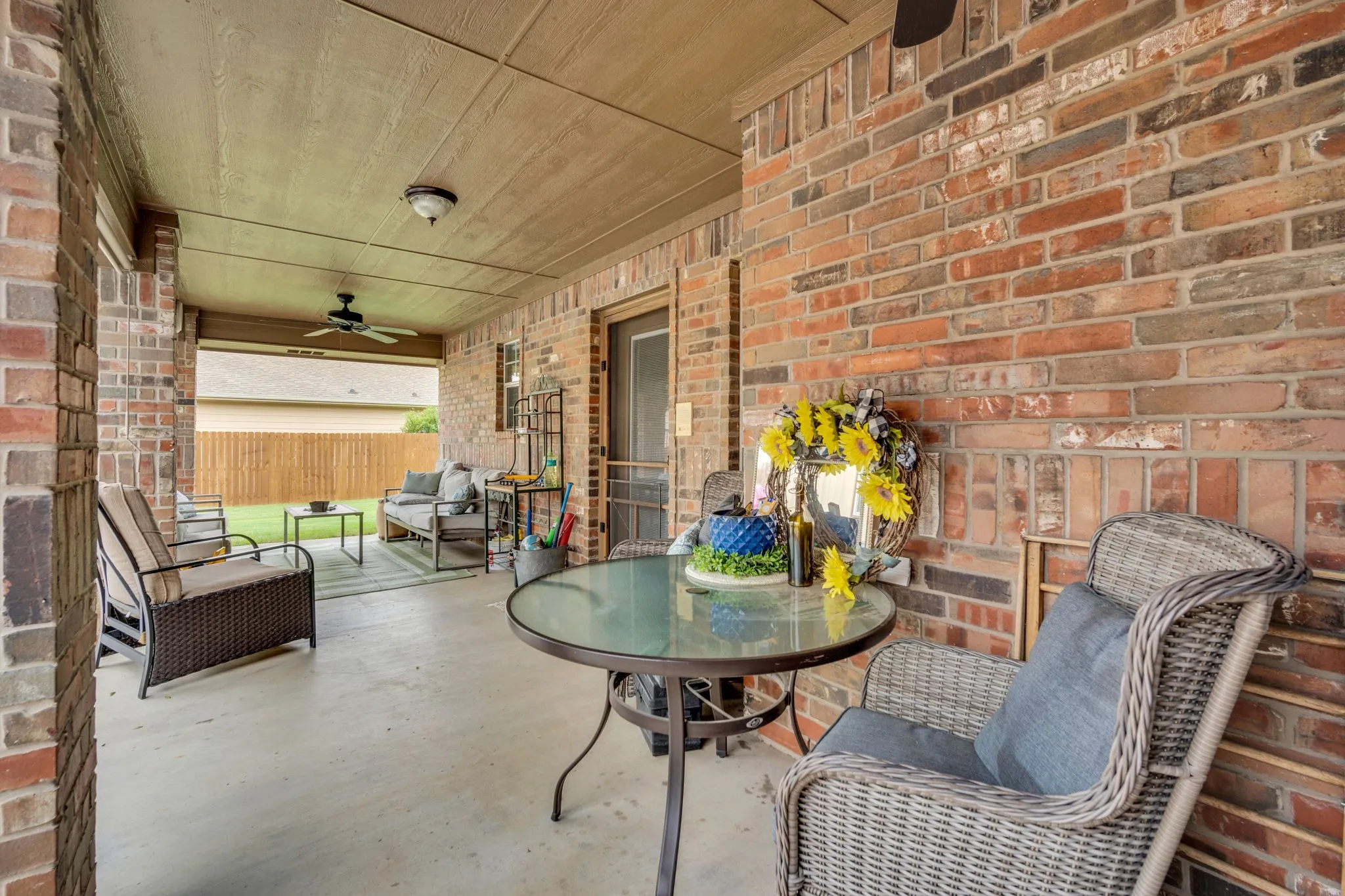 Single Family Residence For Sale in Ellis County , 502 Main Street, Maypearl, Texas 76064, 3 Bedroom, 2 Bathroom, Garage spaces, 2,726 Sqft, built in 2005, Preowned, mls#21241880, Real Estate Agent in Maypearl, Homes For Sale in Ellis county, Homes For Sale in Maypearl, Realtor in Maypearl Texas, Real Estate Brokerage Independent Realty Texas, Luminita Cordes Realtor