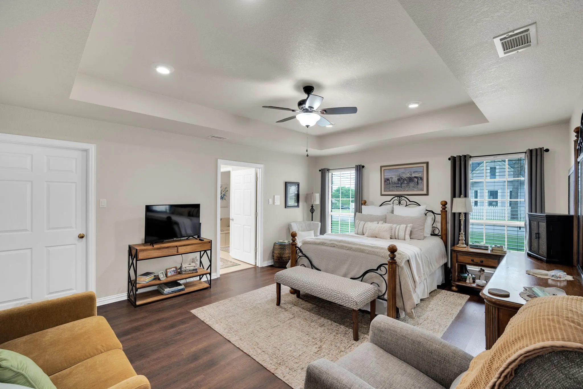 Single Family Residence For Sale in Ellis County , 502 Main Street, Maypearl, Texas 76064, 3 Bedroom, 2 Bathroom, Garage spaces, 2,726 Sqft, built in 2005, Preowned, mls#21241880, Real Estate Agent in Maypearl, Homes For Sale in Ellis county, Homes For Sale in Maypearl, Realtor in Maypearl Texas, Real Estate Brokerage Independent Realty Texas, Luminita Cordes Realtor