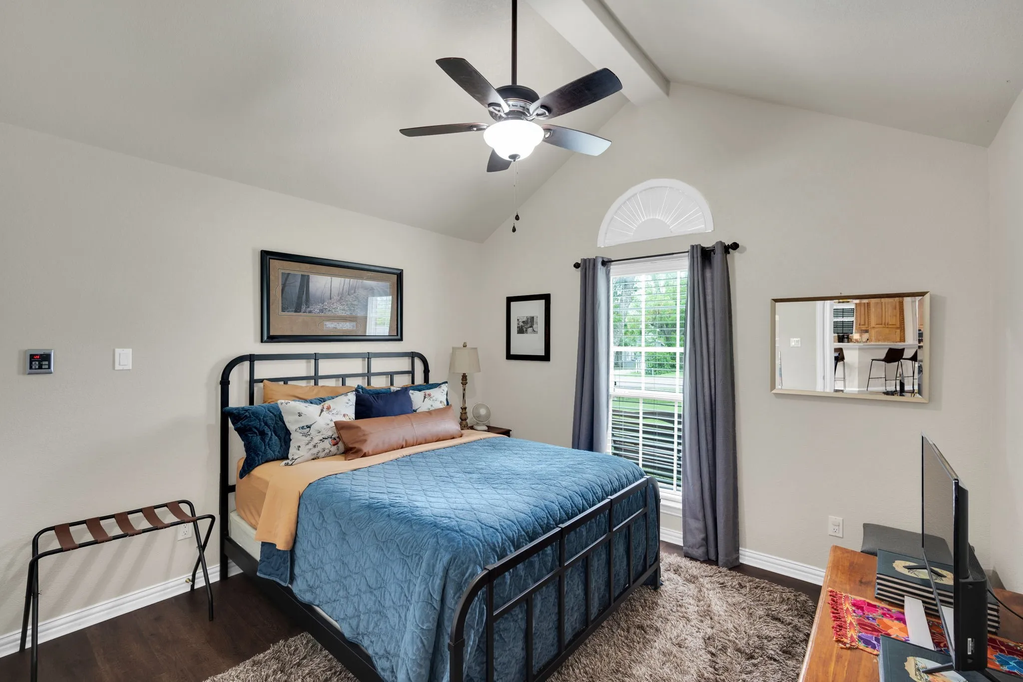 Single Family Residence For Sale in Ellis County , 502 Main Street, Maypearl, Texas 76064, 3 Bedroom, 2 Bathroom, Garage spaces, 2,726 Sqft, built in 2005, Preowned, mls#21241880, Real Estate Agent in Maypearl, Homes For Sale in Ellis county, Homes For Sale in Maypearl, Realtor in Maypearl Texas, Real Estate Brokerage Independent Realty Texas, Luminita Cordes Realtor