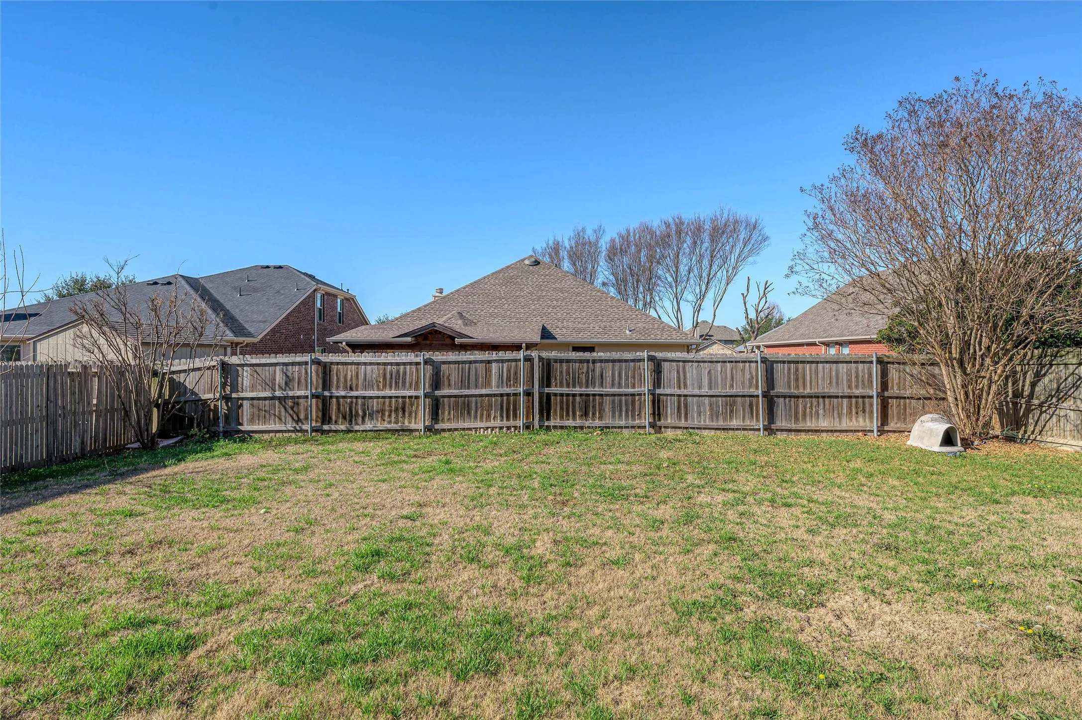 Single Family Residence For Sale in Grayson County , 1514 Hanover Lane, Van Alstyne, Texas 75495, 4 Bedroom, 3 Bathroom, 2 Garage spaces, 3,020 Sqft, built in 2004, Preowned, mls#21241515, Real Estate Agent in Van Alstyne, Homes For Sale in Grayson county, Homes For Sale in Van Alstyne, Realtor in Van Alstyne Texas, Real Estate Brokerage Independent Realty Texas, Luminita Cordes Realtor