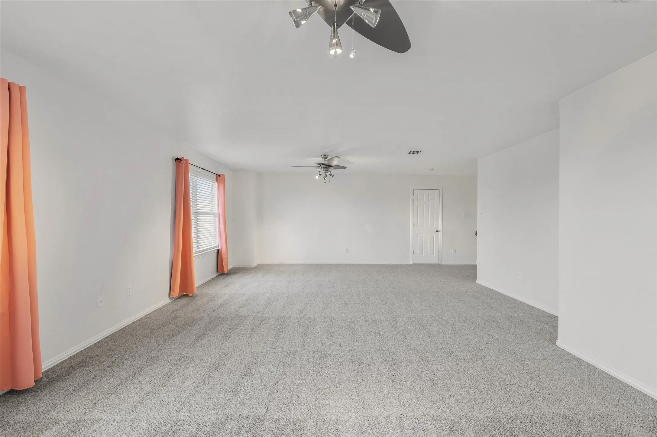 Single Family Residence For Sale in Grayson County , 1514 Hanover Lane, Van Alstyne, Texas 75495, 4 Bedroom, 3 Bathroom, 2 Garage spaces, 3,020 Sqft, built in 2004, Preowned, mls#21241515, Real Estate Agent in Van Alstyne, Homes For Sale in Grayson county, Homes For Sale in Van Alstyne, Realtor in Van Alstyne Texas, Real Estate Brokerage Independent Realty Texas, Luminita Cordes Realtor