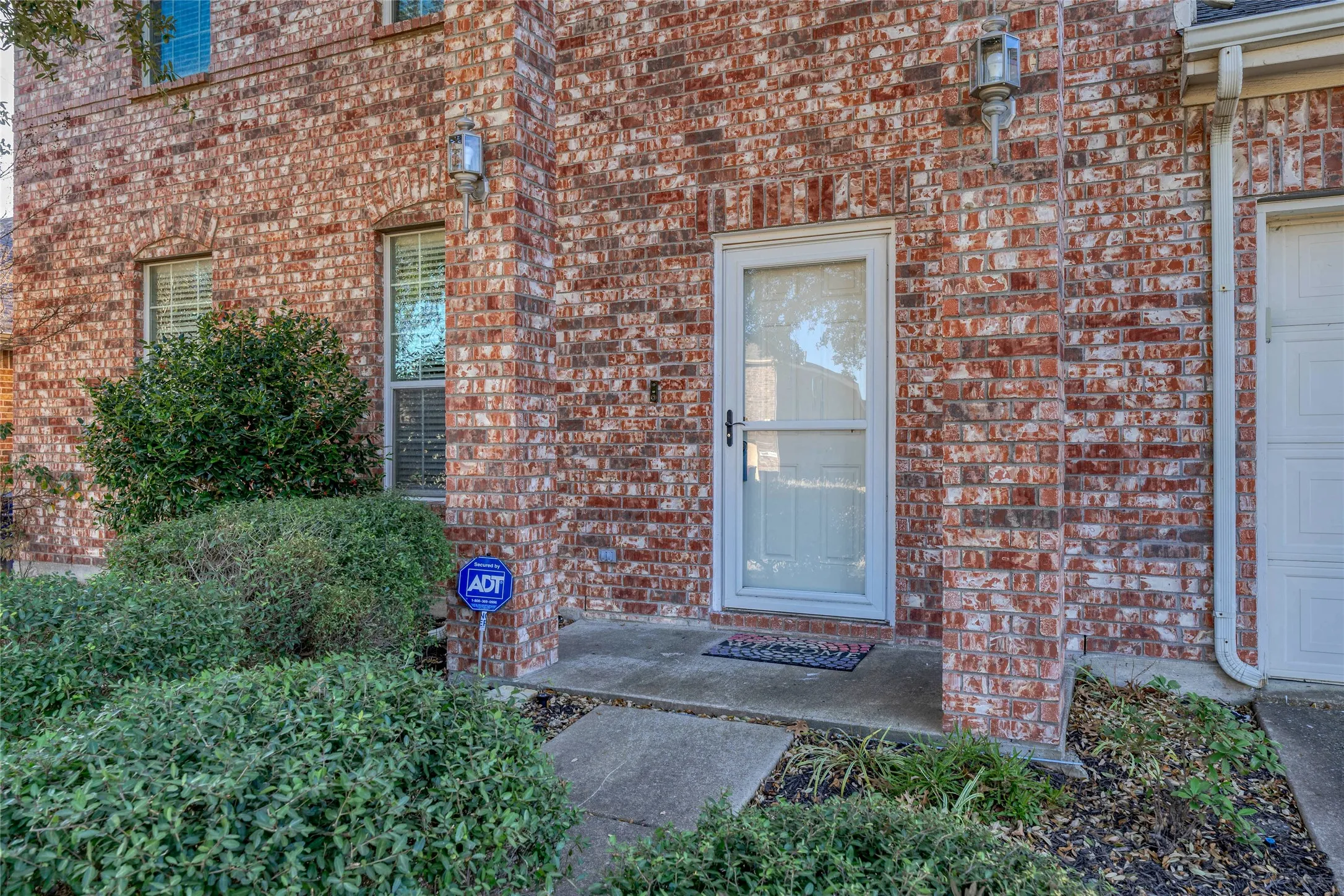 Single Family Residence For Sale in Grayson County , 1514 Hanover Lane, Van Alstyne, Texas 75495, 4 Bedroom, 3 Bathroom, 2 Garage spaces, 3,020 Sqft, built in 2004, Preowned, mls#21241515, Real Estate Agent in Van Alstyne, Homes For Sale in Grayson county, Homes For Sale in Van Alstyne, Realtor in Van Alstyne Texas, Real Estate Brokerage Independent Realty Texas, Luminita Cordes Realtor