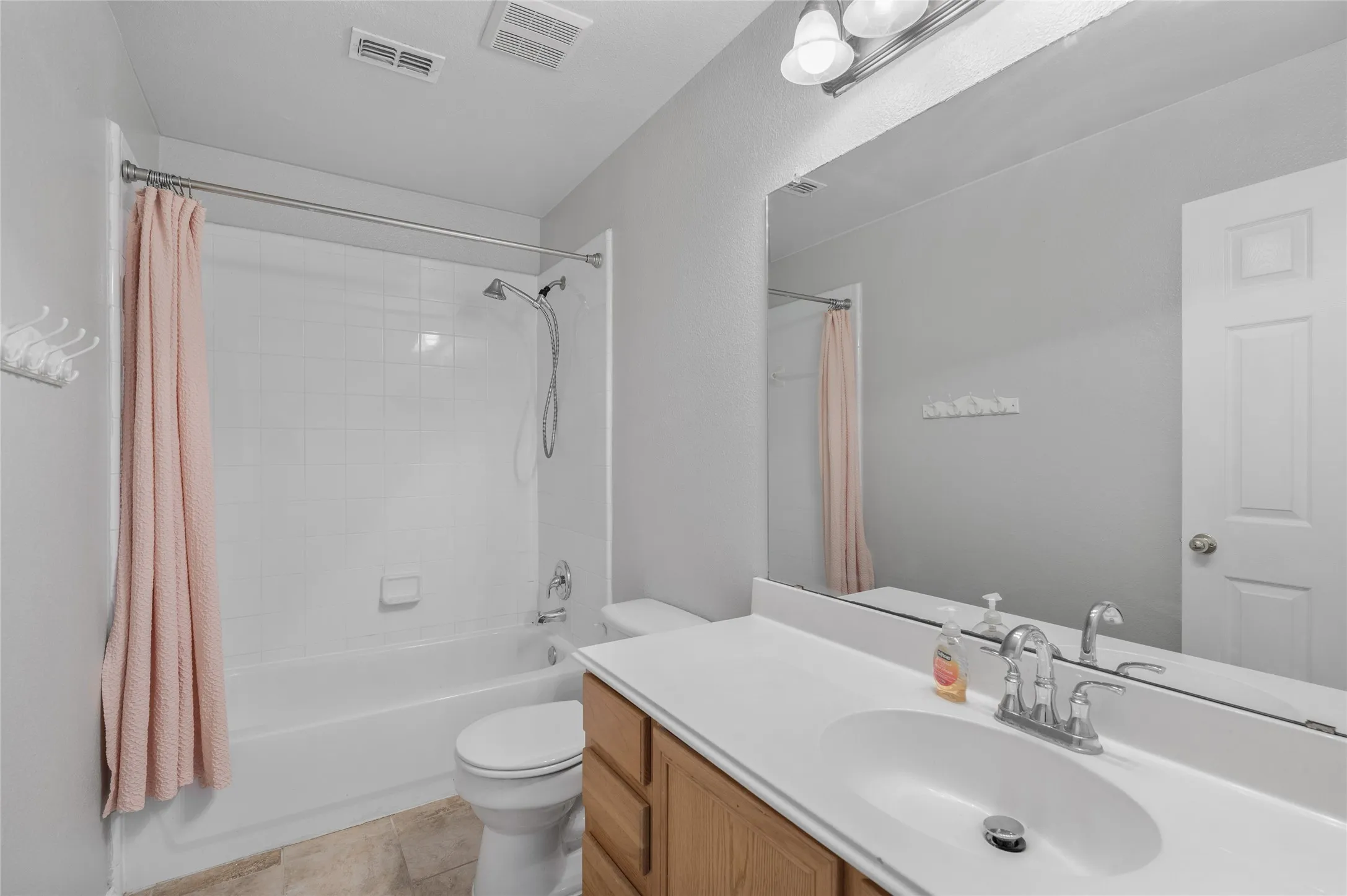 Upstairs full bath