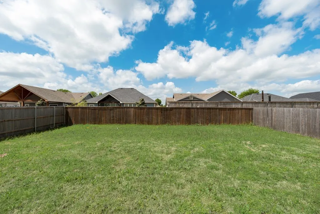 Single Family Residence For Sale in Grayson County , 109 Vaughn Meadows Drive, Tom Bean, Texas 75491, 3 Bedroom, 2 Bathroom, 2 Garage spaces, 1,559 Sqft, built in 2024, mls#21240749, Real Estate Agent in Tom Bean, Homes For Sale in Grayson county, Homes For Sale in Tom Bean, Realtor in Tom Bean Texas, Real Estate Brokerage Independent Realty Texas, Luminita Cordes Realtor