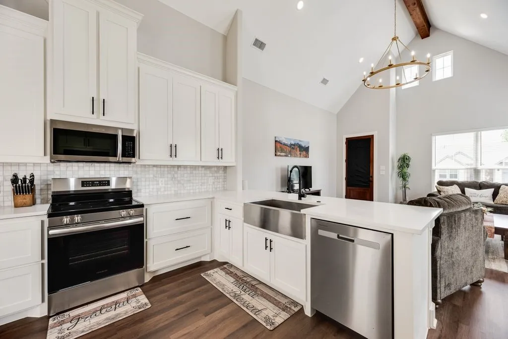Single Family Residence For Sale in Grayson County , 109 Vaughn Meadows Drive, Tom Bean, Texas 75491, 3 Bedroom, 2 Bathroom, 2 Garage spaces, 1,559 Sqft, built in 2024, mls#21240749, Real Estate Agent in Tom Bean, Homes For Sale in Grayson county, Homes For Sale in Tom Bean, Realtor in Tom Bean Texas, Real Estate Brokerage Independent Realty Texas, Luminita Cordes Realtor
