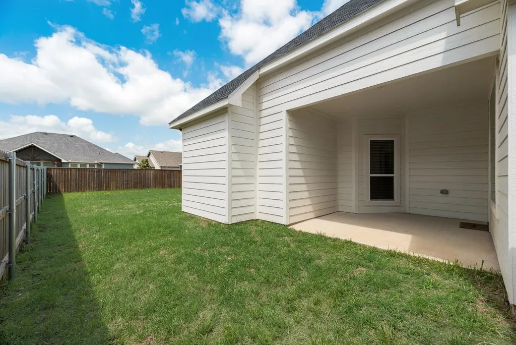Single Family Residence For Sale in Grayson County , 109 Vaughn Meadows Drive, Tom Bean, Texas 75491, 3 Bedroom, 2 Bathroom, 2 Garage spaces, 1,559 Sqft, built in 2024, mls#21240749, Real Estate Agent in Tom Bean, Homes For Sale in Grayson county, Homes For Sale in Tom Bean, Realtor in Tom Bean Texas, Real Estate Brokerage Independent Realty Texas, Luminita Cordes Realtor