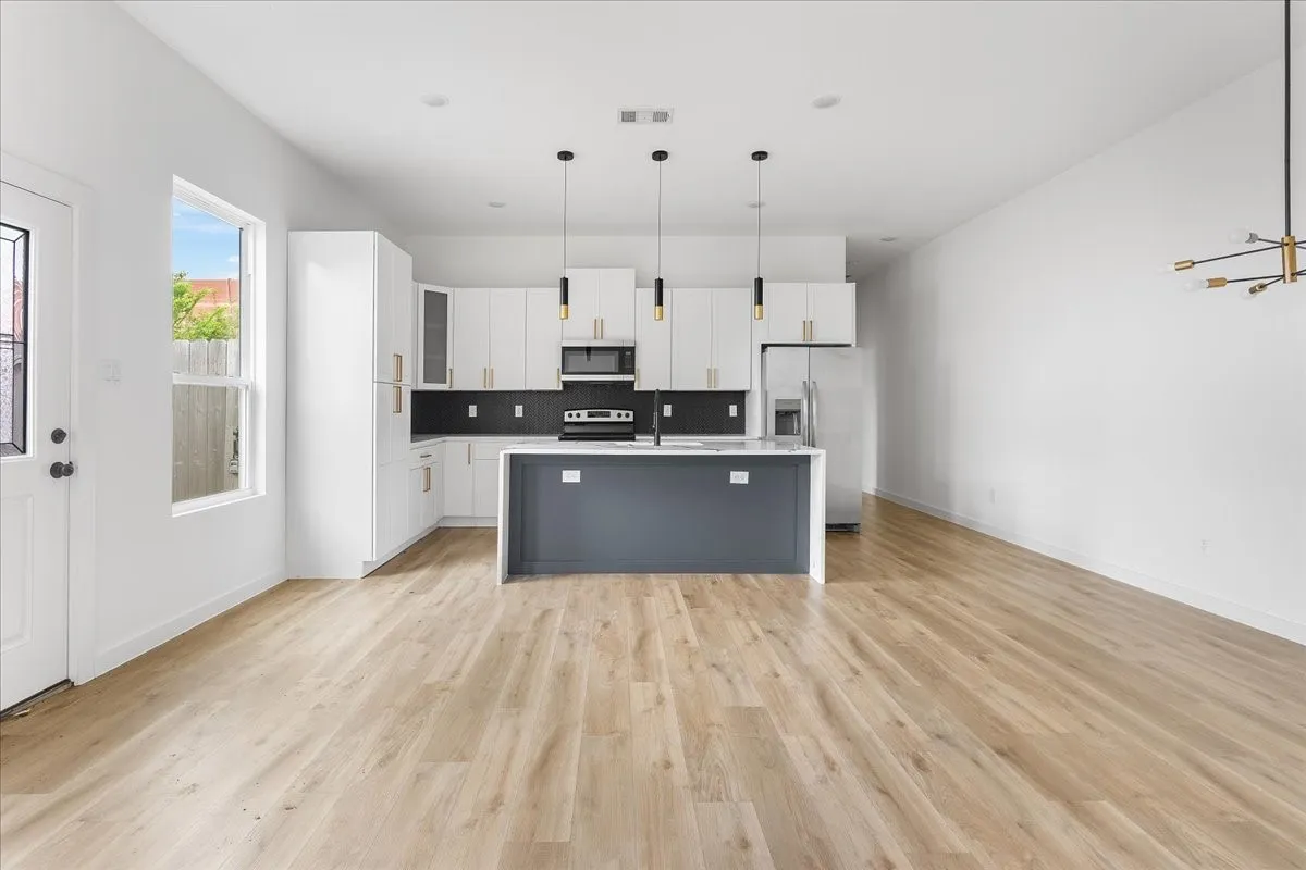 Single Family Residence For Sale in Dallas County , 5223 Colonial Avenue, Dallas, Texas 75215, 4 Bedroom, 2 Bathroom, Garage spaces, 1,656 Sqft, built in 2024, Preowned, Price $214,999, mls#21242540, Real Estate Agent in Dallas, Homes For Sale in Dallas county, Homes For Sale in Dallas, Realtor in Dallas Texas, Real Estate Brokerage Independent Realty Texas, Luminita Cordes Realtor