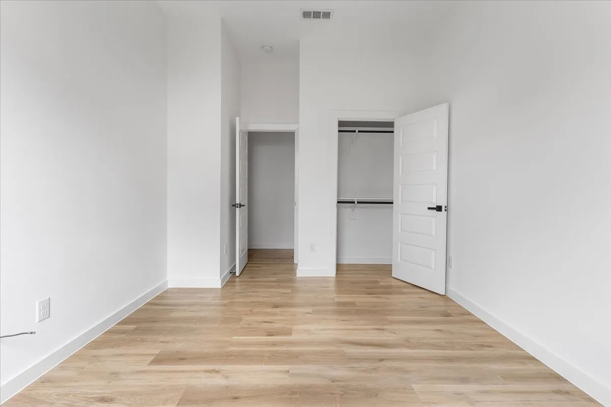 Single Family Residence For Sale in Dallas County , 5223 Colonial Avenue, Dallas, Texas 75215, 4 Bedroom, 2 Bathroom, Garage spaces, 1,656 Sqft, built in 2024, Preowned, Price $214,999, mls#21242540, Real Estate Agent in Dallas, Homes For Sale in Dallas county, Homes For Sale in Dallas, Realtor in Dallas Texas, Real Estate Brokerage Independent Realty Texas, Luminita Cordes Realtor