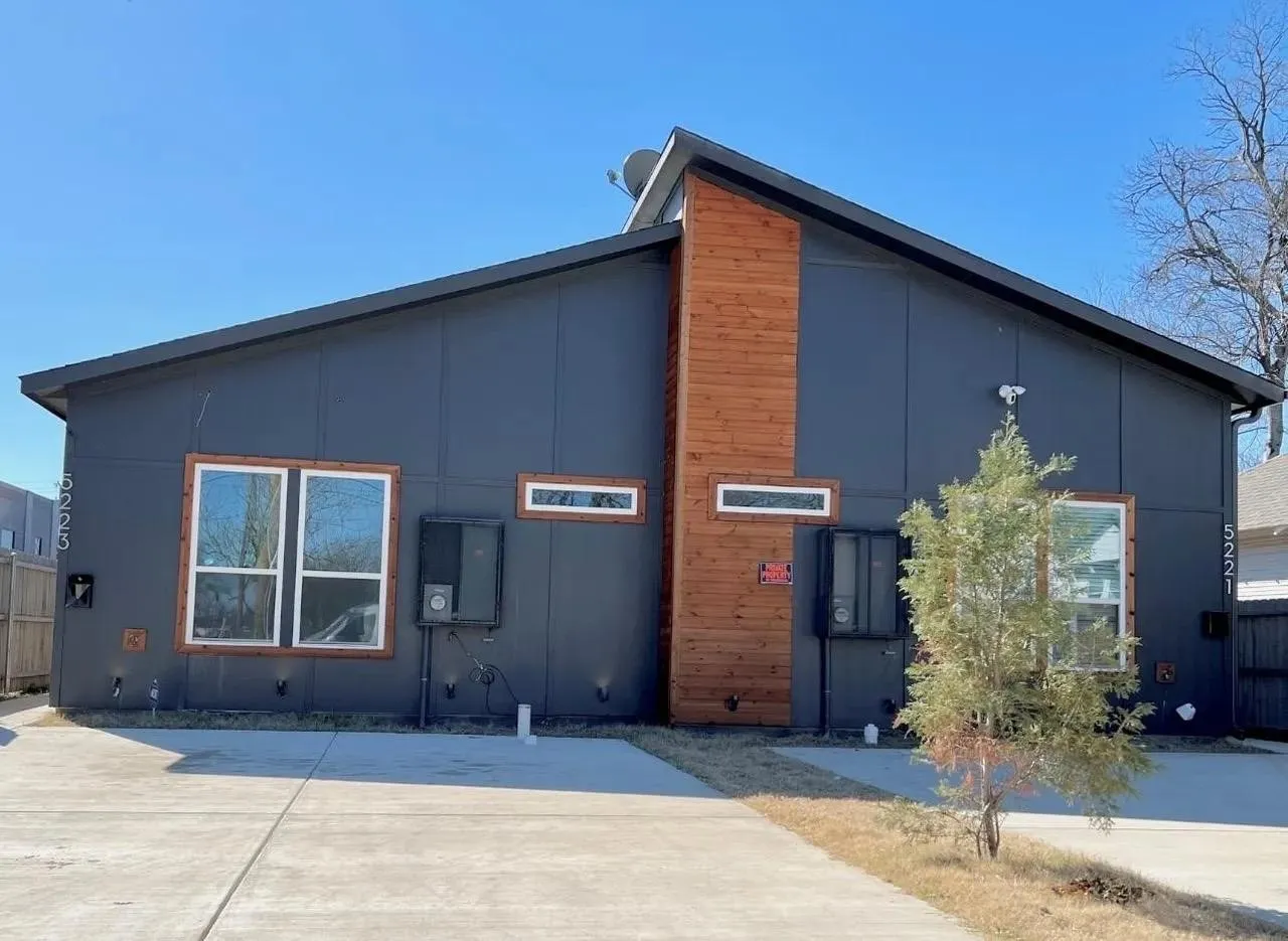 Single Family Residence For Sale in Dallas County , 5223 Colonial Avenue, Dallas, Texas 75215, 4 Bedroom, 2 Bathroom, Garage spaces, 1,656 Sqft, built in 2024, Preowned, Price $214,999, mls#21242540, Real Estate Agent in Dallas, Homes For Sale in Dallas county, Homes For Sale in Dallas, Realtor in Dallas Texas, Real Estate Brokerage Independent Realty Texas, Luminita Cordes Realtor
