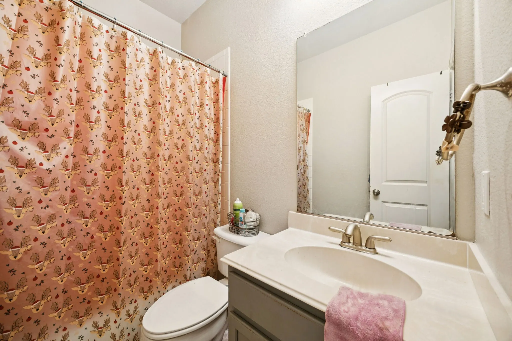 Townhouse For Sale in Denton County , 2564 Chambers Drive, Lewisville, Texas 75067, 3 Bedroom, 4 Bathroom, 2 Garage spaces, 2,238 Sqft, built in 2006, Price $359,000, mls#21236918, Real Estate Agent in Lewisville, Homes For Sale in Denton county, Homes For Sale in Lewisville, Realtor in Lewisville Texas, Real Estate Brokerage Independent Realty Texas, Luminita Cordes Realtor