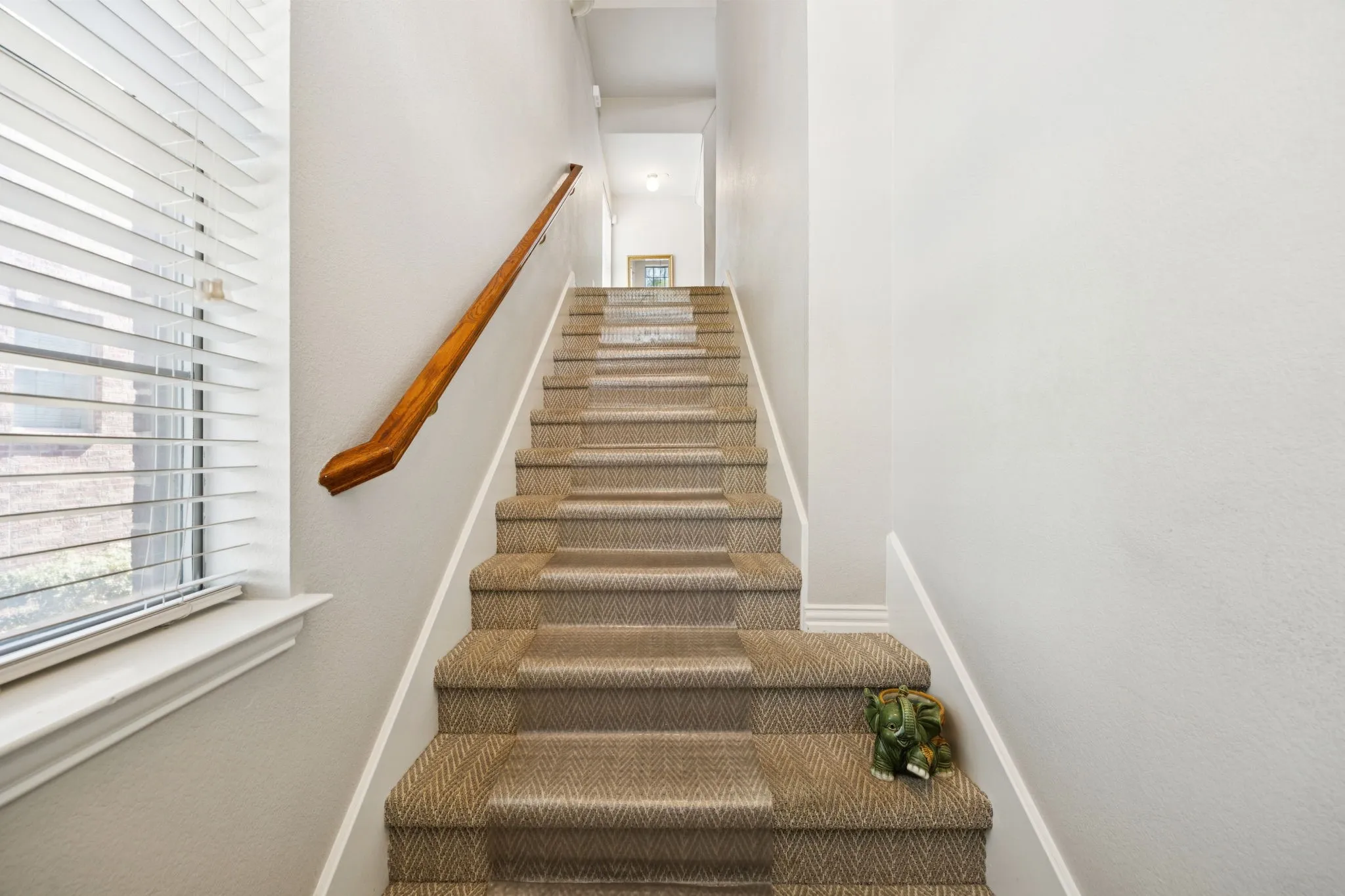 Townhouse For Sale in Denton County , 2564 Chambers Drive, Lewisville, Texas 75067, 3 Bedroom, 4 Bathroom, 2 Garage spaces, 2,238 Sqft, built in 2006, Price $359,000, mls#21236918, Real Estate Agent in Lewisville, Homes For Sale in Denton county, Homes For Sale in Lewisville, Realtor in Lewisville Texas, Real Estate Brokerage Independent Realty Texas, Luminita Cordes Realtor