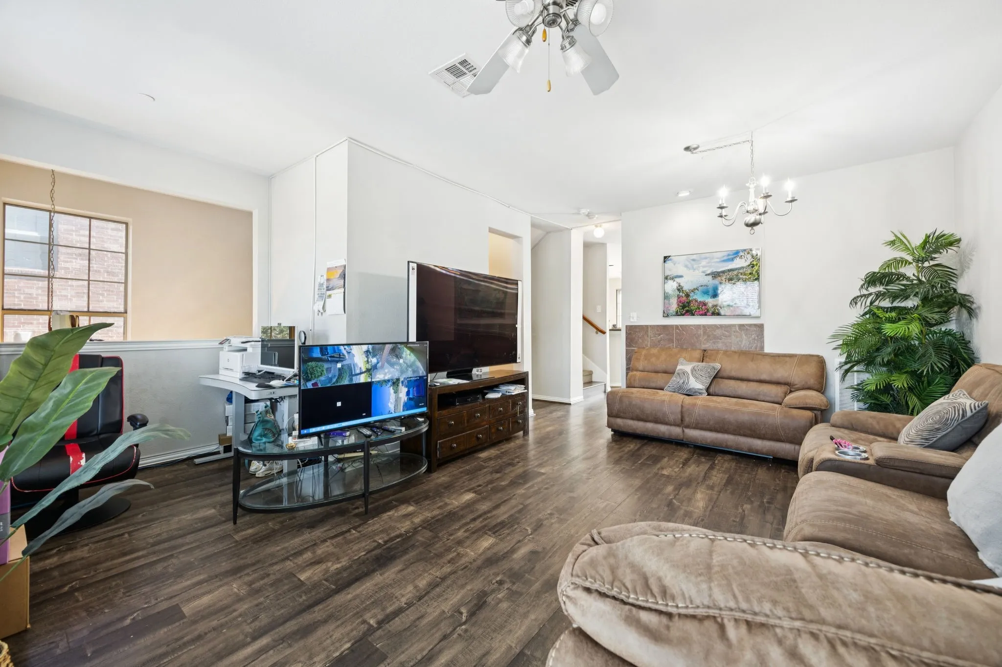Townhouse For Sale in Denton County , 2564 Chambers Drive, Lewisville, Texas 75067, 3 Bedroom, 4 Bathroom, 2 Garage spaces, 2,238 Sqft, built in 2006, Price $359,000, mls#21236918, Real Estate Agent in Lewisville, Homes For Sale in Denton county, Homes For Sale in Lewisville, Realtor in Lewisville Texas, Real Estate Brokerage Independent Realty Texas, Luminita Cordes Realtor