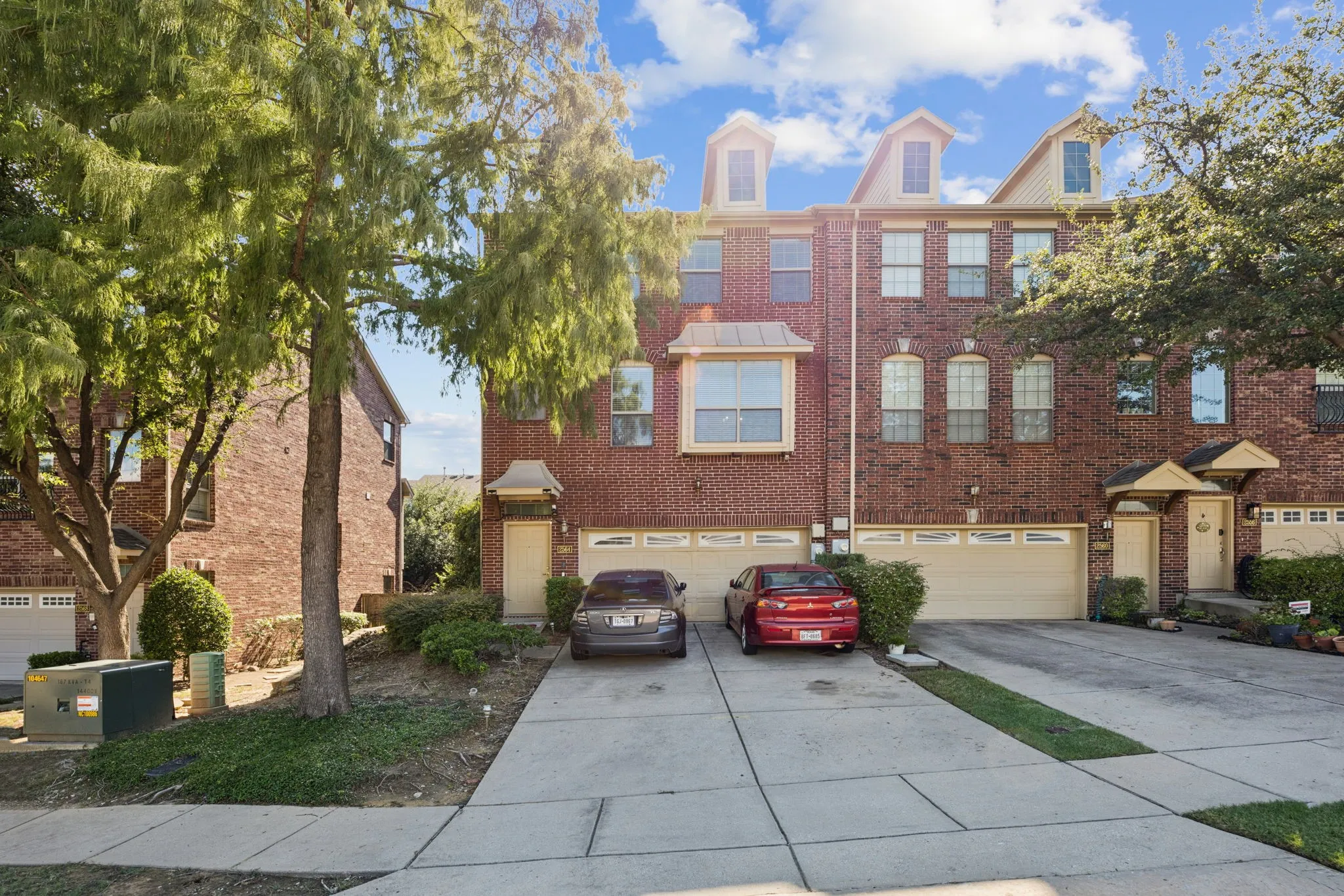 Townhouse For Sale in Denton County , 2564 Chambers Drive, Lewisville, Texas 75067, 3 Bedroom, 4 Bathroom, 2 Garage spaces, 2,238 Sqft, built in 2006, Price $359,000, mls#21236918, Real Estate Agent in Lewisville, Homes For Sale in Denton county, Homes For Sale in Lewisville, Realtor in Lewisville Texas, Real Estate Brokerage Independent Realty Texas, Luminita Cordes Realtor