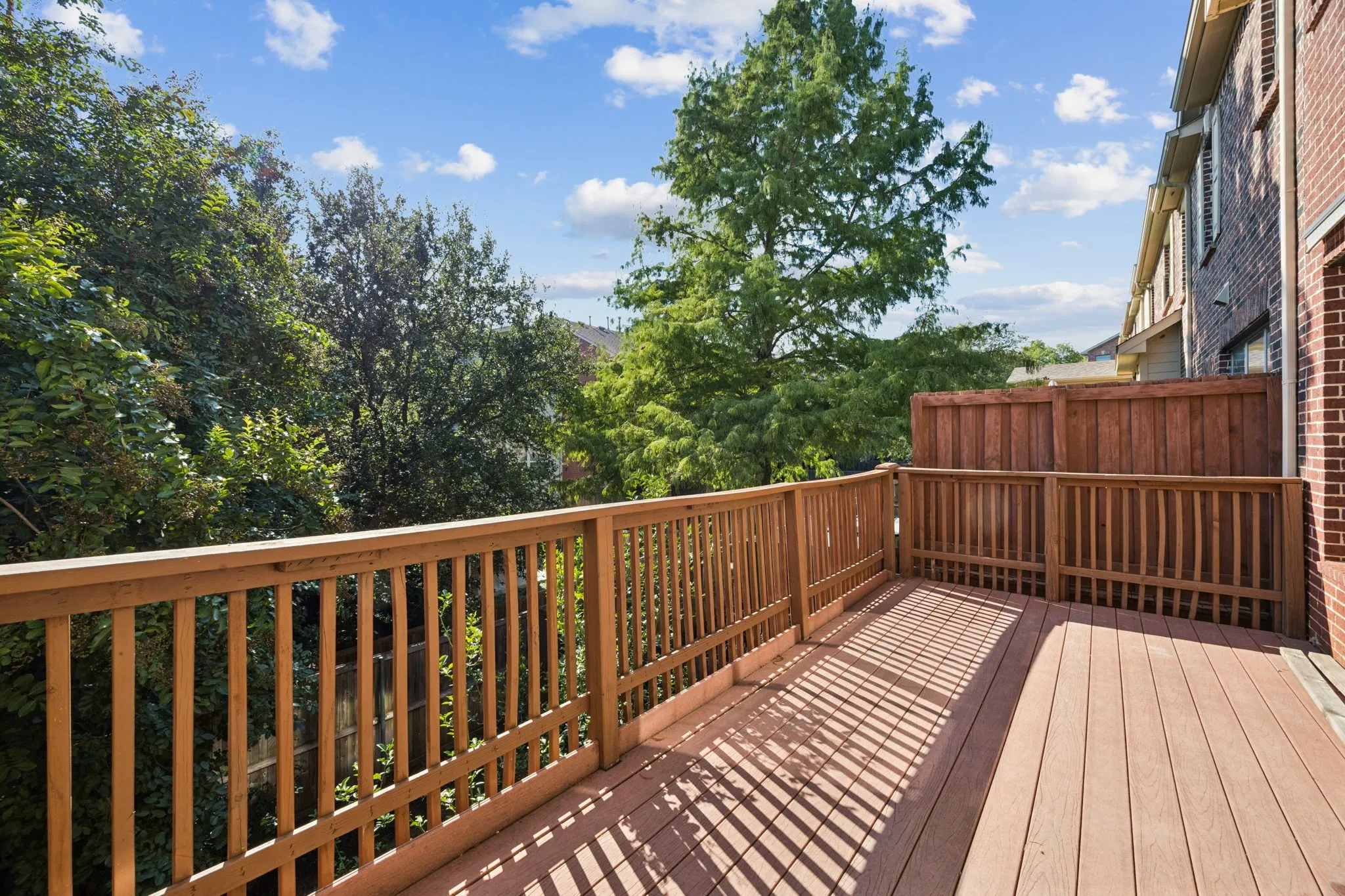 Townhouse For Sale in Denton County , 2564 Chambers Drive, Lewisville, Texas 75067, 3 Bedroom, 4 Bathroom, 2 Garage spaces, 2,238 Sqft, built in 2006, Price $359,000, mls#21236918, Real Estate Agent in Lewisville, Homes For Sale in Denton county, Homes For Sale in Lewisville, Realtor in Lewisville Texas, Real Estate Brokerage Independent Realty Texas, Luminita Cordes Realtor