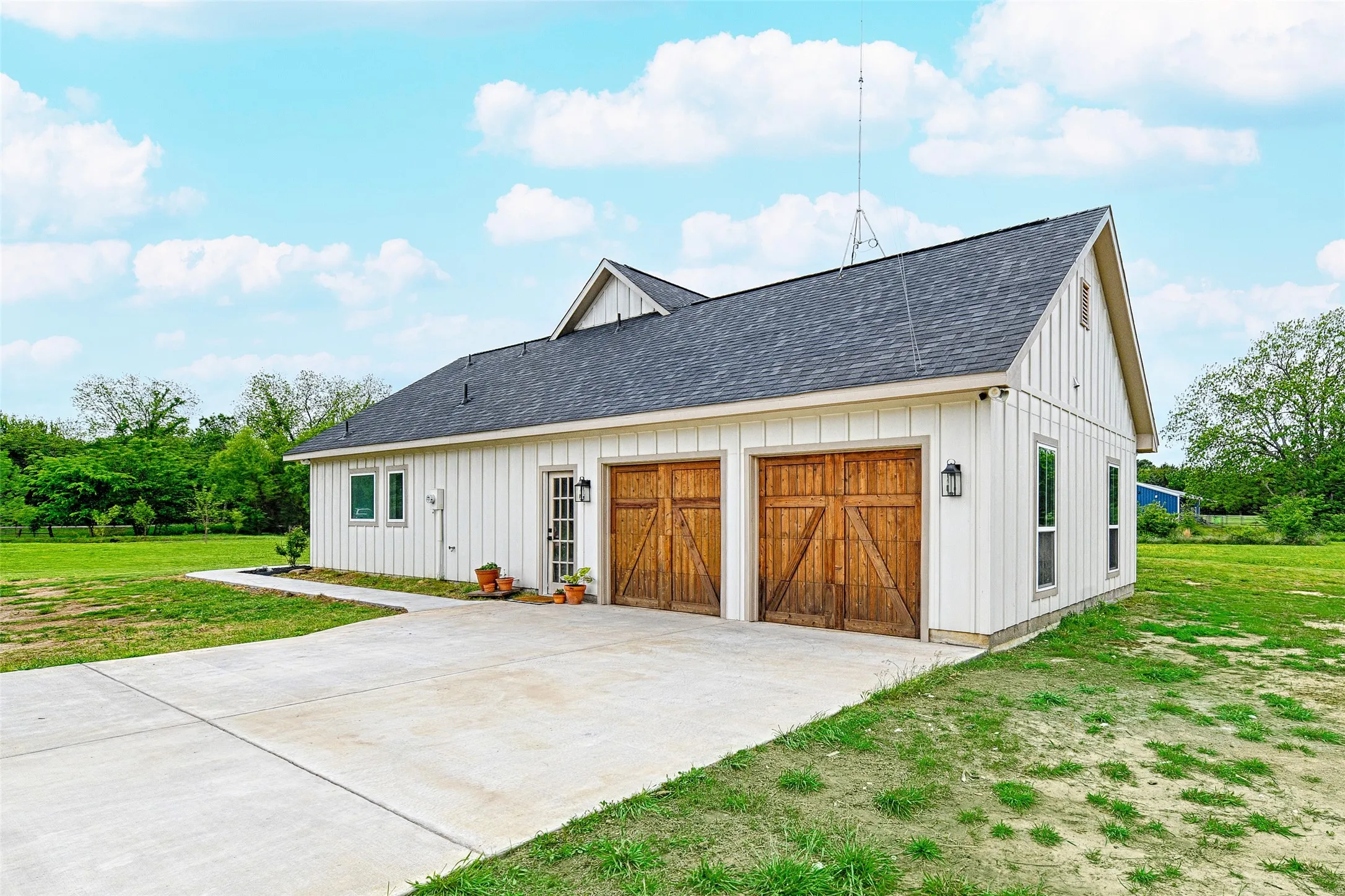 Single Family Residence For Sale in Hunt County , 4656 County Road 1040, Celeste, Texas 75423, 4 Bedroom, 3 Bathroom, 2 Garage spaces, 2,272 Sqft, built in 2024, Preowned, mls#21242556, Real Estate Agent in Celeste, Homes For Sale in Hunt county, Homes For Sale in Celeste, Realtor in Celeste Texas, Real Estate Brokerage Independent Realty Texas, Luminita Cordes Realtor