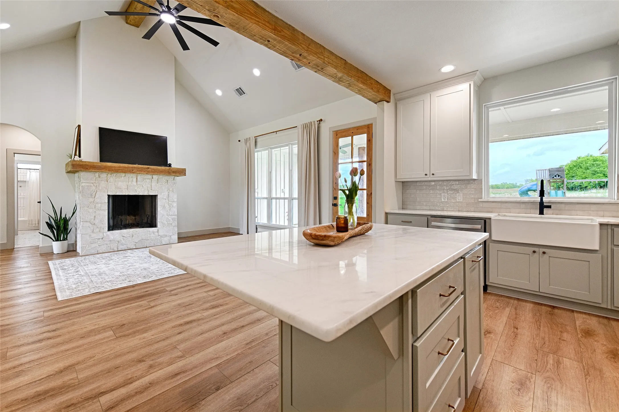 Single Family Residence For Sale in Hunt County , 4656 County Road 1040, Celeste, Texas 75423, 4 Bedroom, 3 Bathroom, 2 Garage spaces, 2,272 Sqft, built in 2024, Preowned, mls#21242556, Real Estate Agent in Celeste, Homes For Sale in Hunt county, Homes For Sale in Celeste, Realtor in Celeste Texas, Real Estate Brokerage Independent Realty Texas, Luminita Cordes Realtor