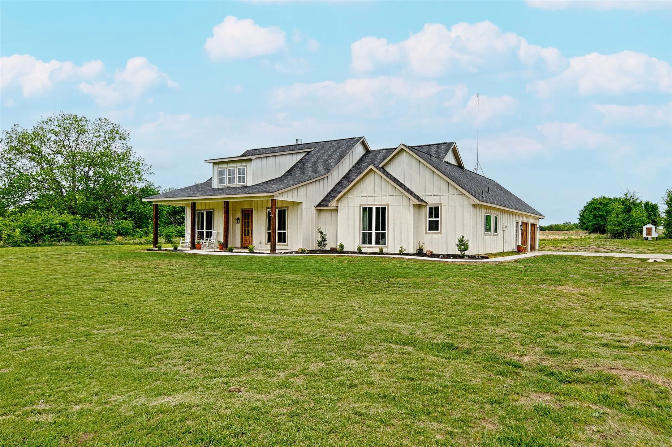 Single Family Residence For Sale in Hunt County , 4656 County Road 1040, Celeste, Texas 75423, 4 Bedroom, 3 Bathroom, 2 Garage spaces, 2,272 Sqft, built in 2024, Preowned, mls#21242556, Real Estate Agent in Celeste, Homes For Sale in Hunt county, Homes For Sale in Celeste, Realtor in Celeste Texas, Real Estate Brokerage Independent Realty Texas, Luminita Cordes Realtor