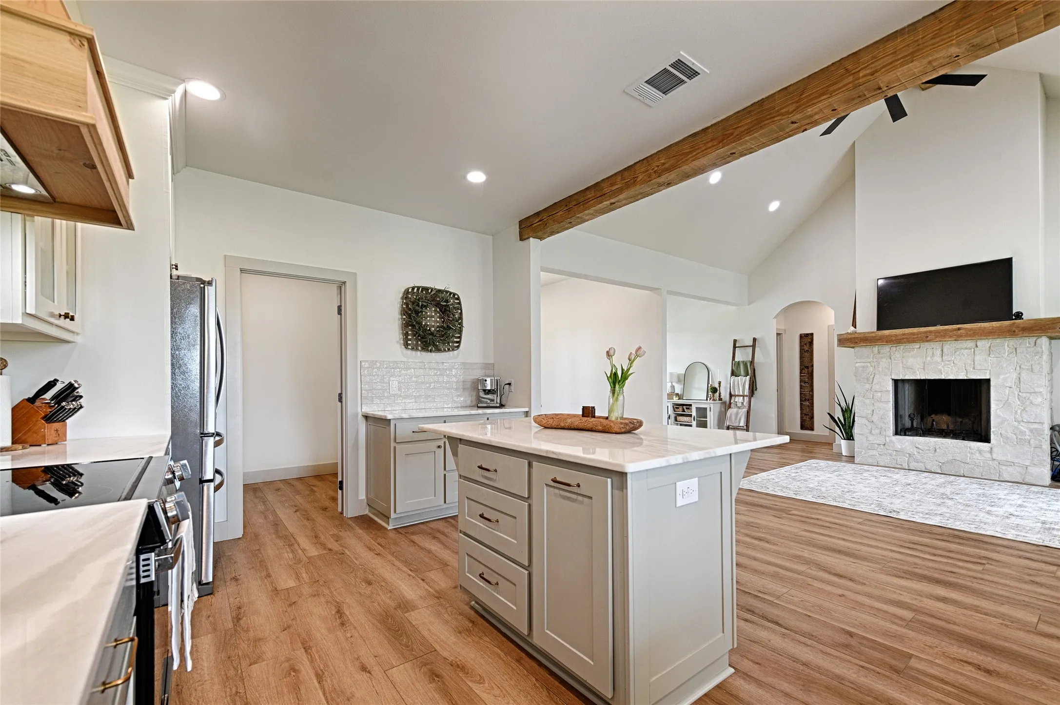 Single Family Residence For Sale in Hunt County , 4656 County Road 1040, Celeste, Texas 75423, 4 Bedroom, 3 Bathroom, 2 Garage spaces, 2,272 Sqft, built in 2024, Preowned, mls#21242556, Real Estate Agent in Celeste, Homes For Sale in Hunt county, Homes For Sale in Celeste, Realtor in Celeste Texas, Real Estate Brokerage Independent Realty Texas, Luminita Cordes Realtor