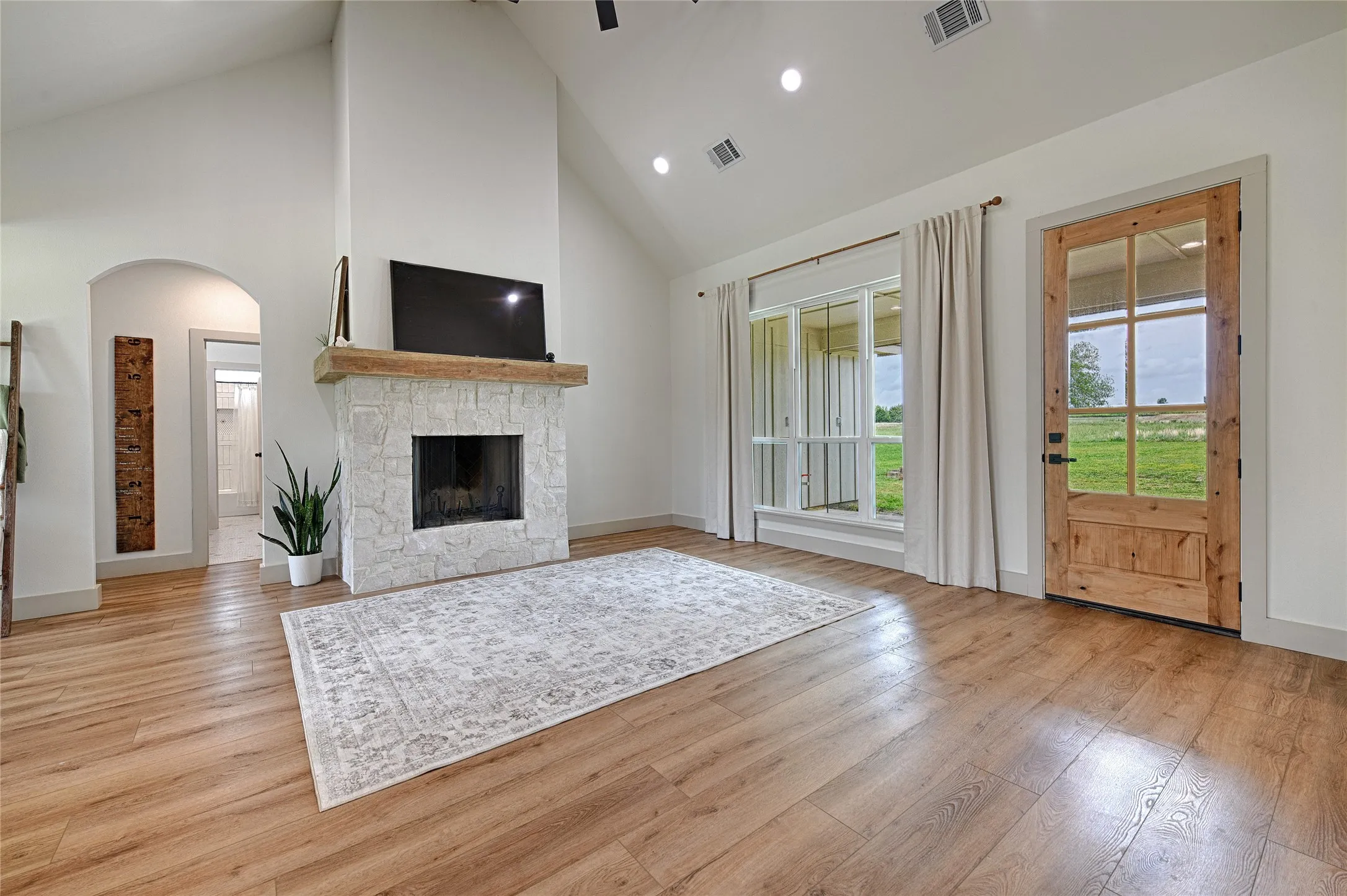 Single Family Residence For Sale in Hunt County , 4656 County Road 1040, Celeste, Texas 75423, 4 Bedroom, 3 Bathroom, 2 Garage spaces, 2,272 Sqft, built in 2024, Preowned, mls#21242556, Real Estate Agent in Celeste, Homes For Sale in Hunt county, Homes For Sale in Celeste, Realtor in Celeste Texas, Real Estate Brokerage Independent Realty Texas, Luminita Cordes Realtor