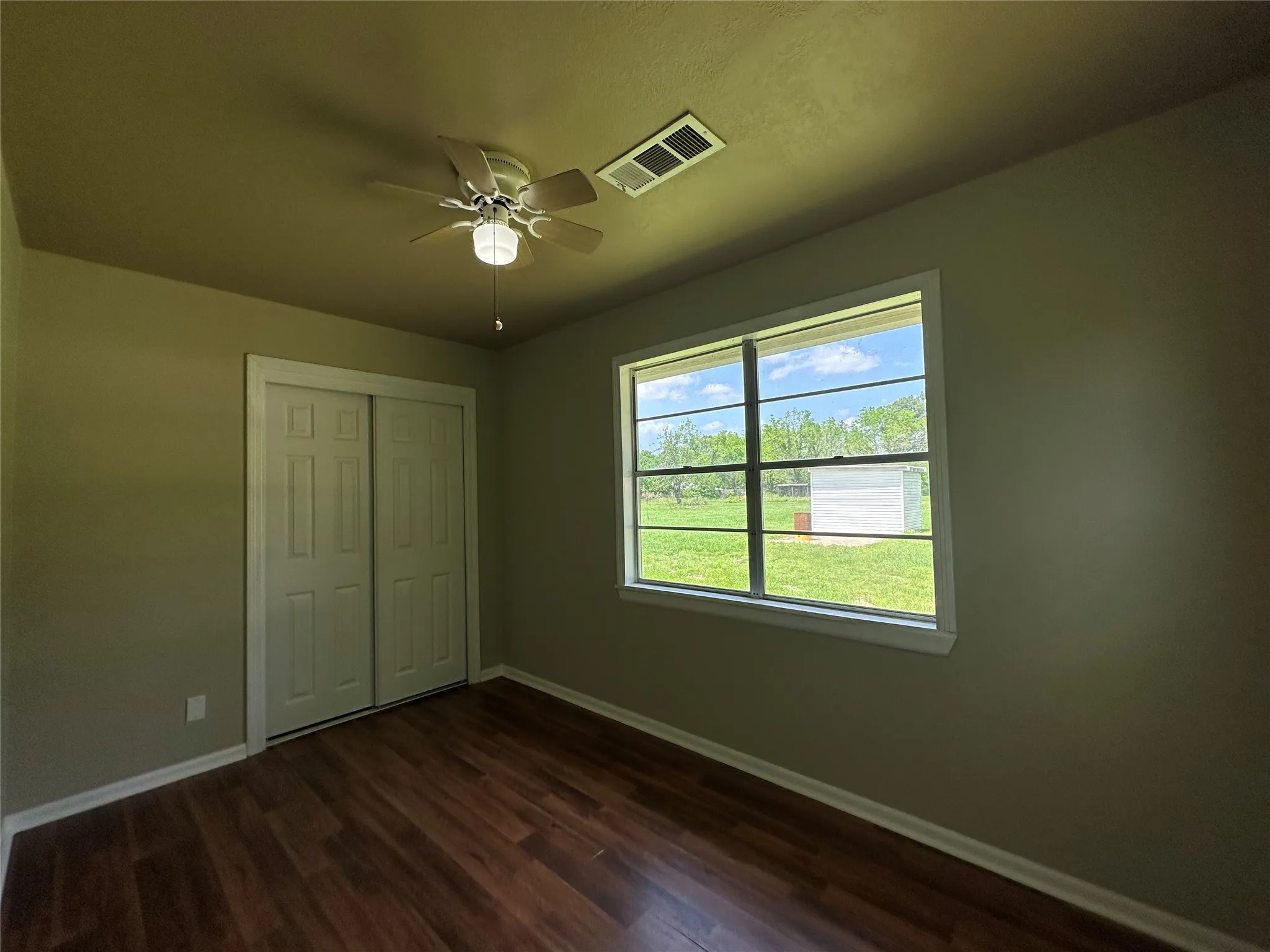 Single Family Residence For Sale in Red River (TX) County , 711 Clarksville Road, Bogata, Texas 75417, 3 Bedroom, 2 Bathroom, Garage spaces, 1,224 Sqft, built in 1959, mls#21242644, Real Estate Agent in Bogata, Homes For Sale in Red River (TX) county, Homes For Sale in Bogata, Realtor in Bogata Texas, Real Estate Brokerage Independent Realty Texas, Luminita Cordes Realtor