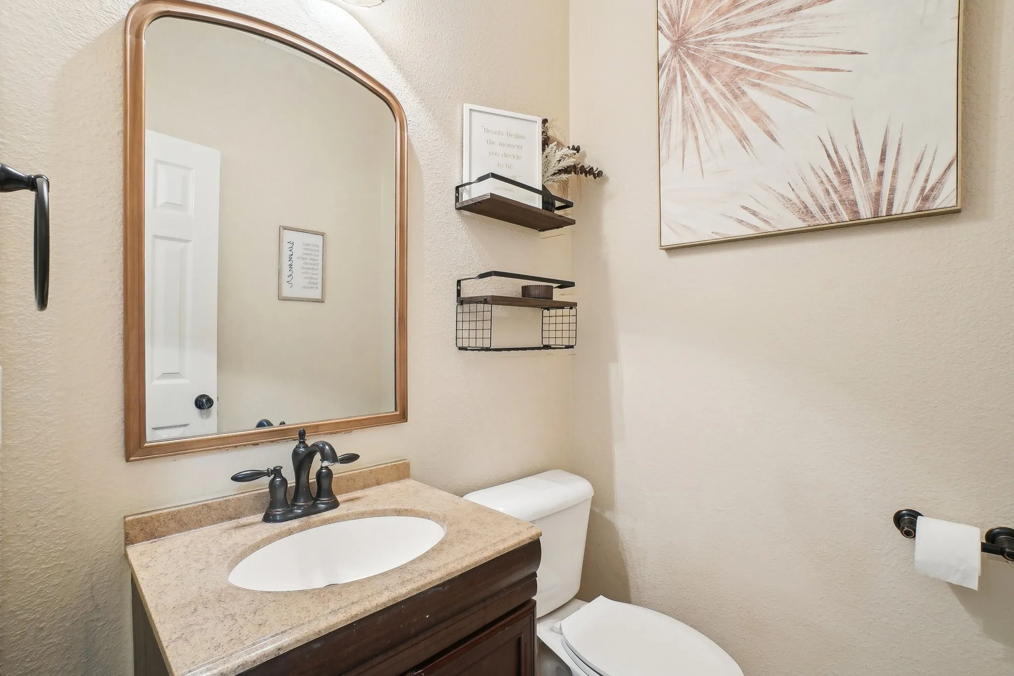 Single Family Residence For Sale in Denton County , 2728 Vista Bluff Boulevard, Lewisville, Texas 75067, 4 Bedroom, 3 Bathroom, 2 Garage spaces, 2,782 Sqft, built in 1997, mls#21242663, Real Estate Agent in Lewisville, Homes For Sale in Denton county, Homes For Sale in Lewisville, Realtor in Lewisville Texas, Real Estate Brokerage Independent Realty Texas, Luminita Cordes Realtor