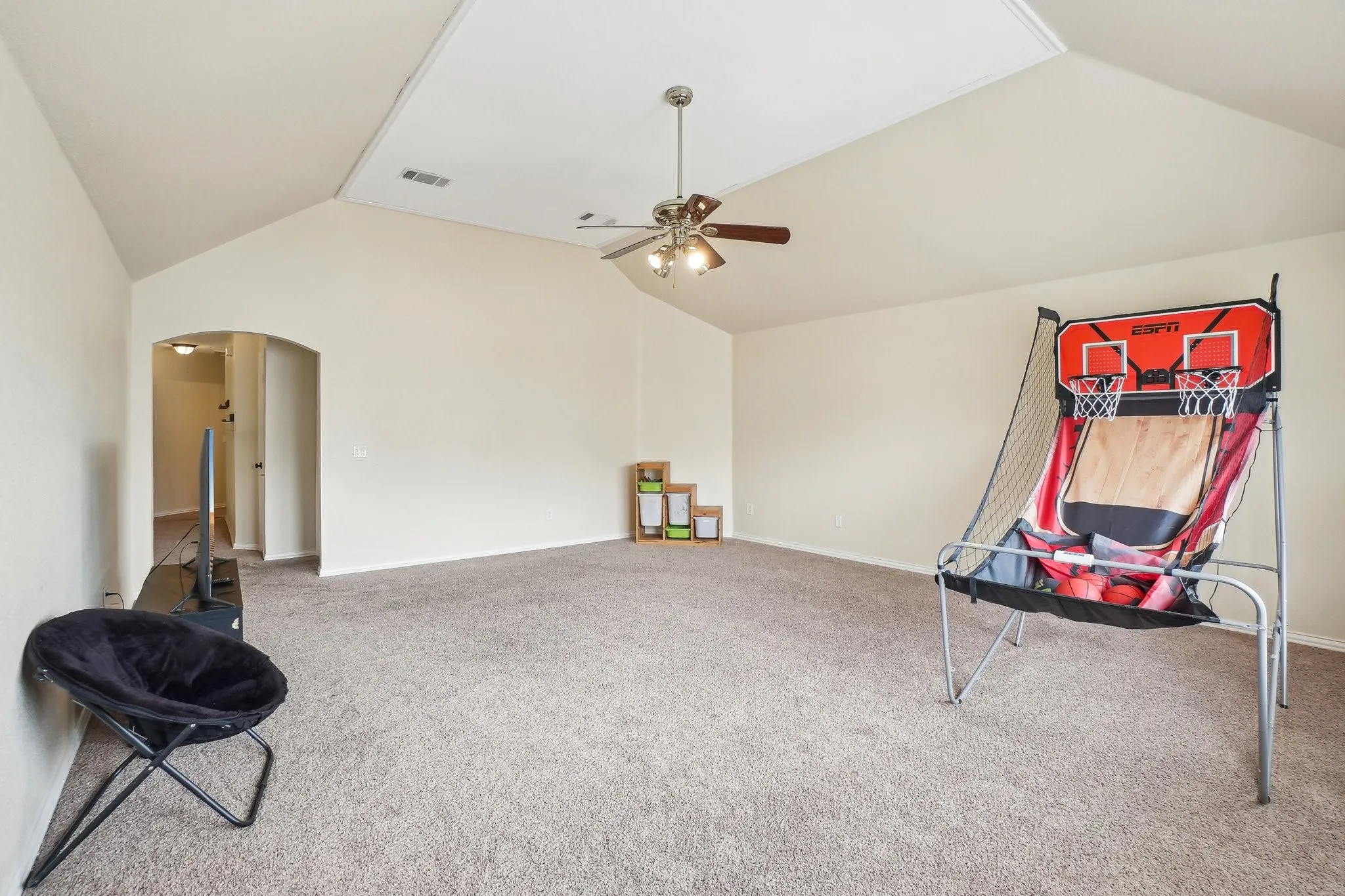 Single Family Residence For Sale in Denton County , 2728 Vista Bluff Boulevard, Lewisville, Texas 75067, 4 Bedroom, 3 Bathroom, 2 Garage spaces, 2,782 Sqft, built in 1997, mls#21242663, Real Estate Agent in Lewisville, Homes For Sale in Denton county, Homes For Sale in Lewisville, Realtor in Lewisville Texas, Real Estate Brokerage Independent Realty Texas, Luminita Cordes Realtor