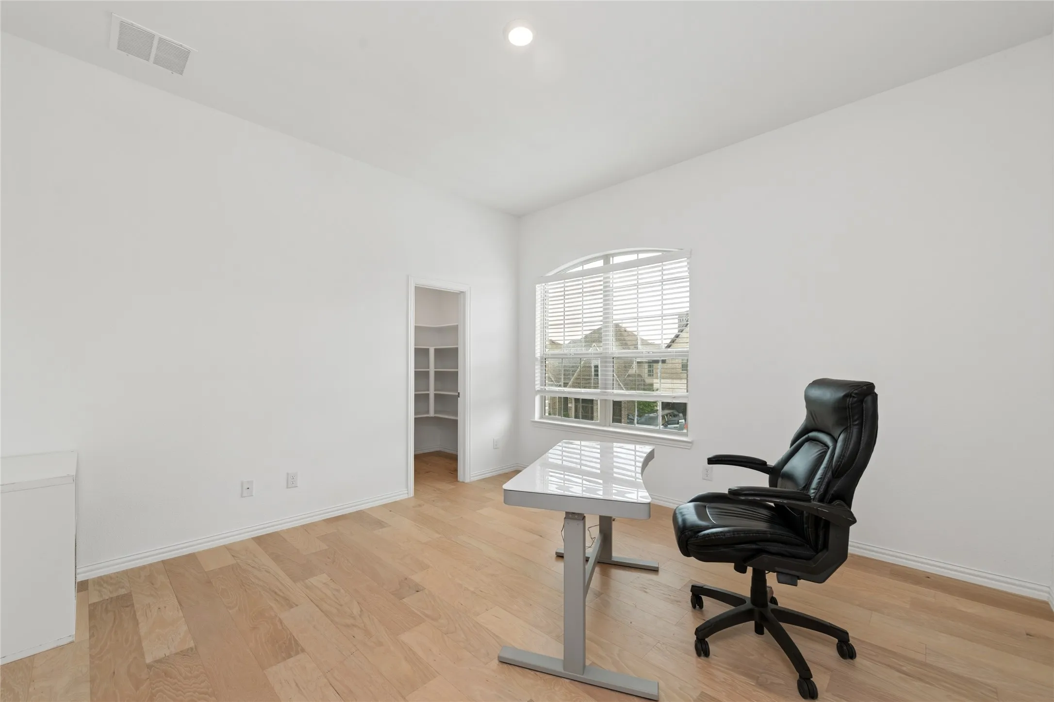 Single Family Residence For Sale in Dallas County , 8227 Vitex Avenue, Dallas, Texas 75252, 5 Bedrooms, 5 Bathrooms, 2 Garage spaces, 3,726 Sqft, built in 2021, Price $899,000, mls#21242694, Real Estate Agent in Dallas, Homes For Sale in Dallas county, Homes For Sale in Dallas, Realtor in Dallas Texas, Real Estate Brokerage Independent Realty Texas, Luminita Cordes Realtor